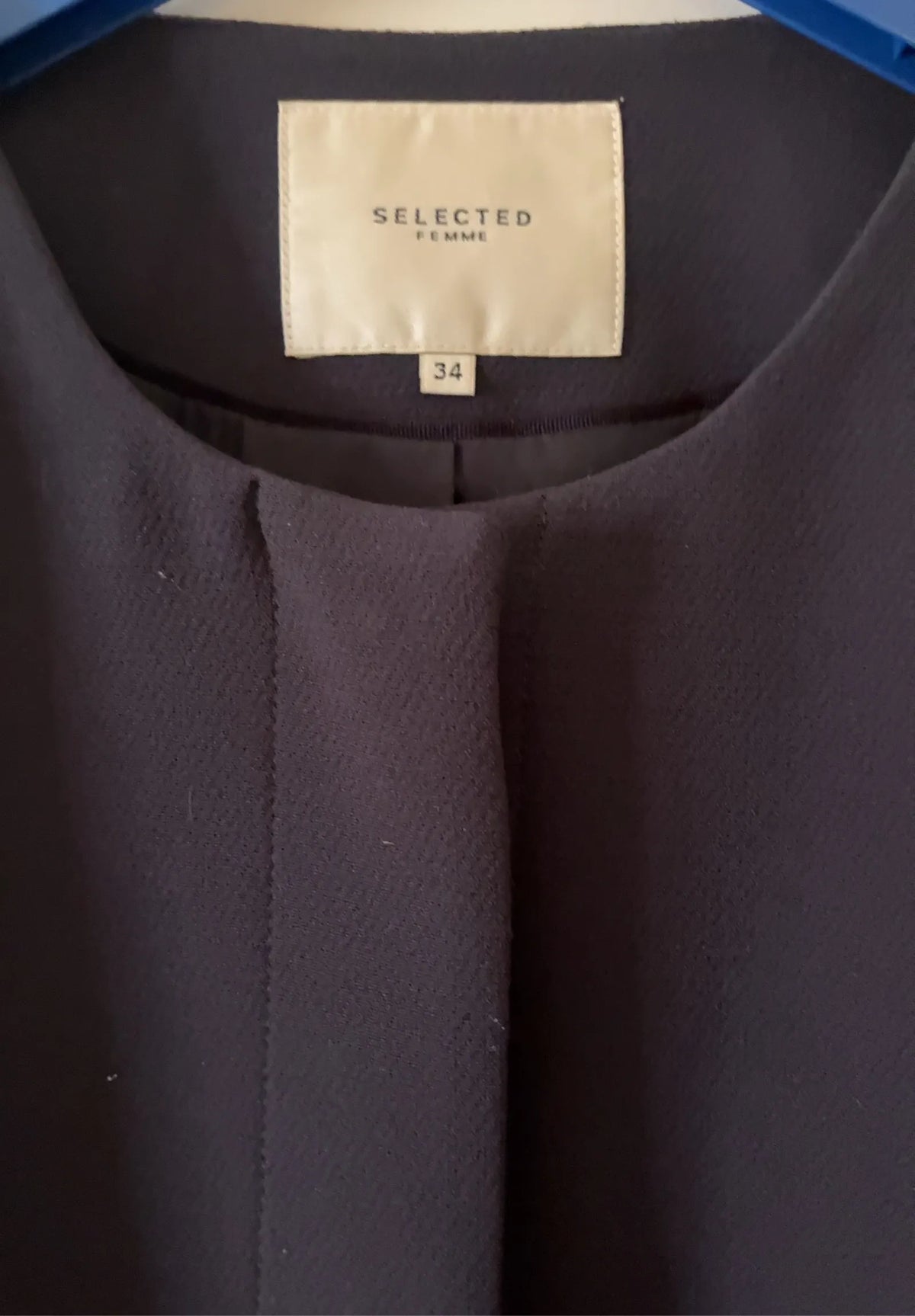 SELECTED Med Rundals. Coat