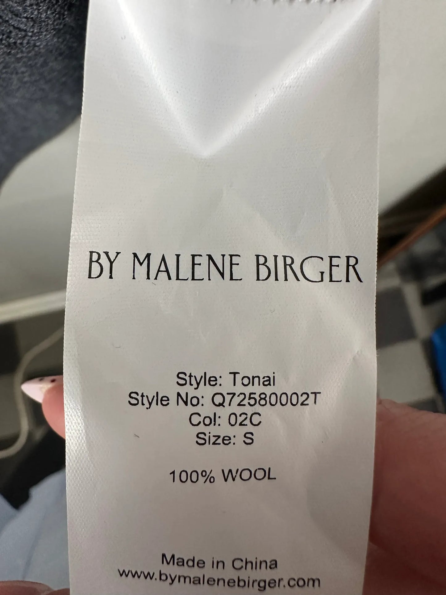 By Malene Birger Tonai-ullklänning