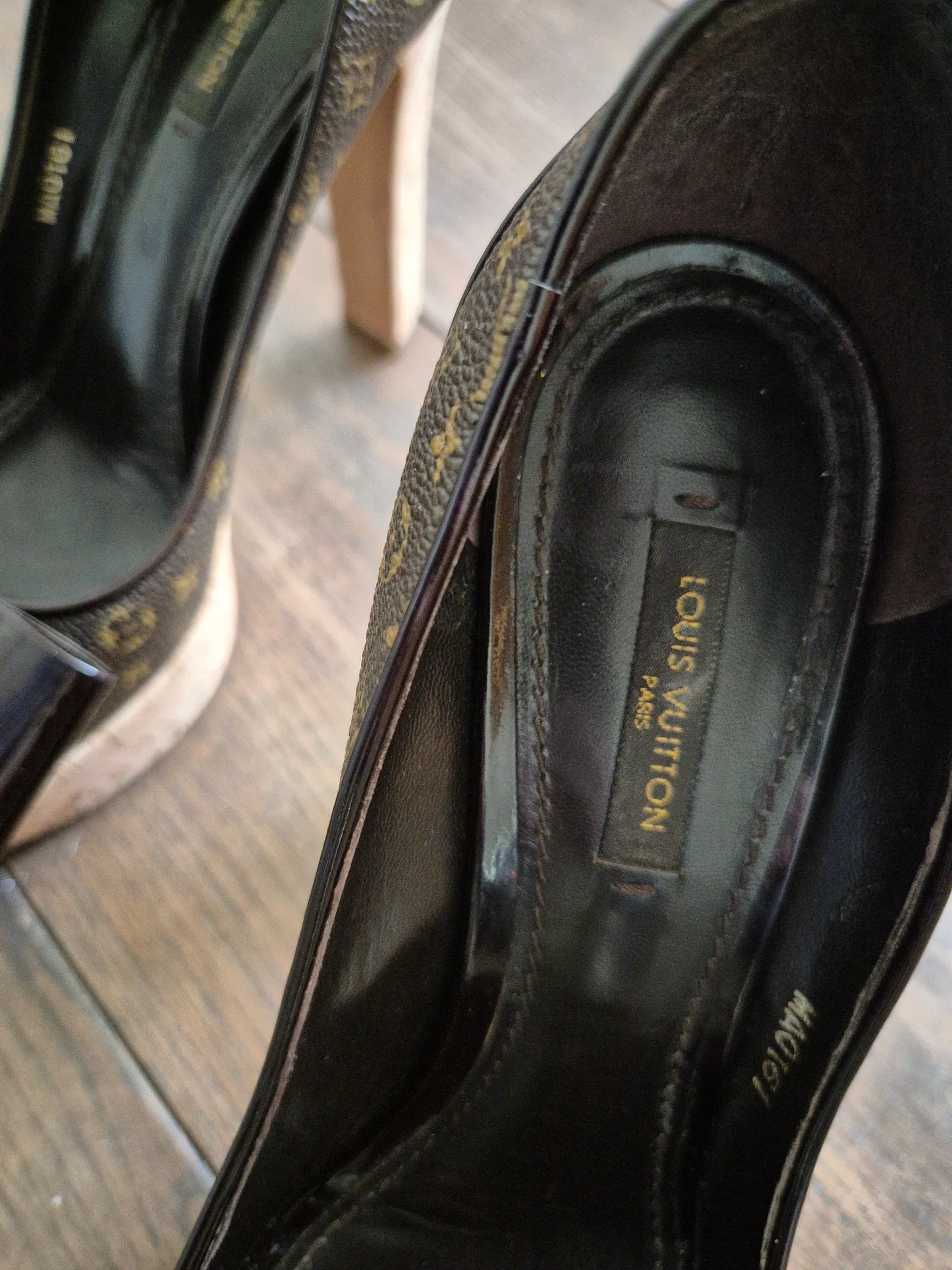 Louis Vuitton-skinnklackar