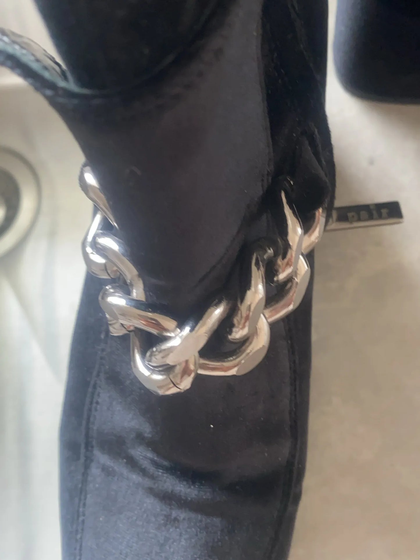 Apair-boots
