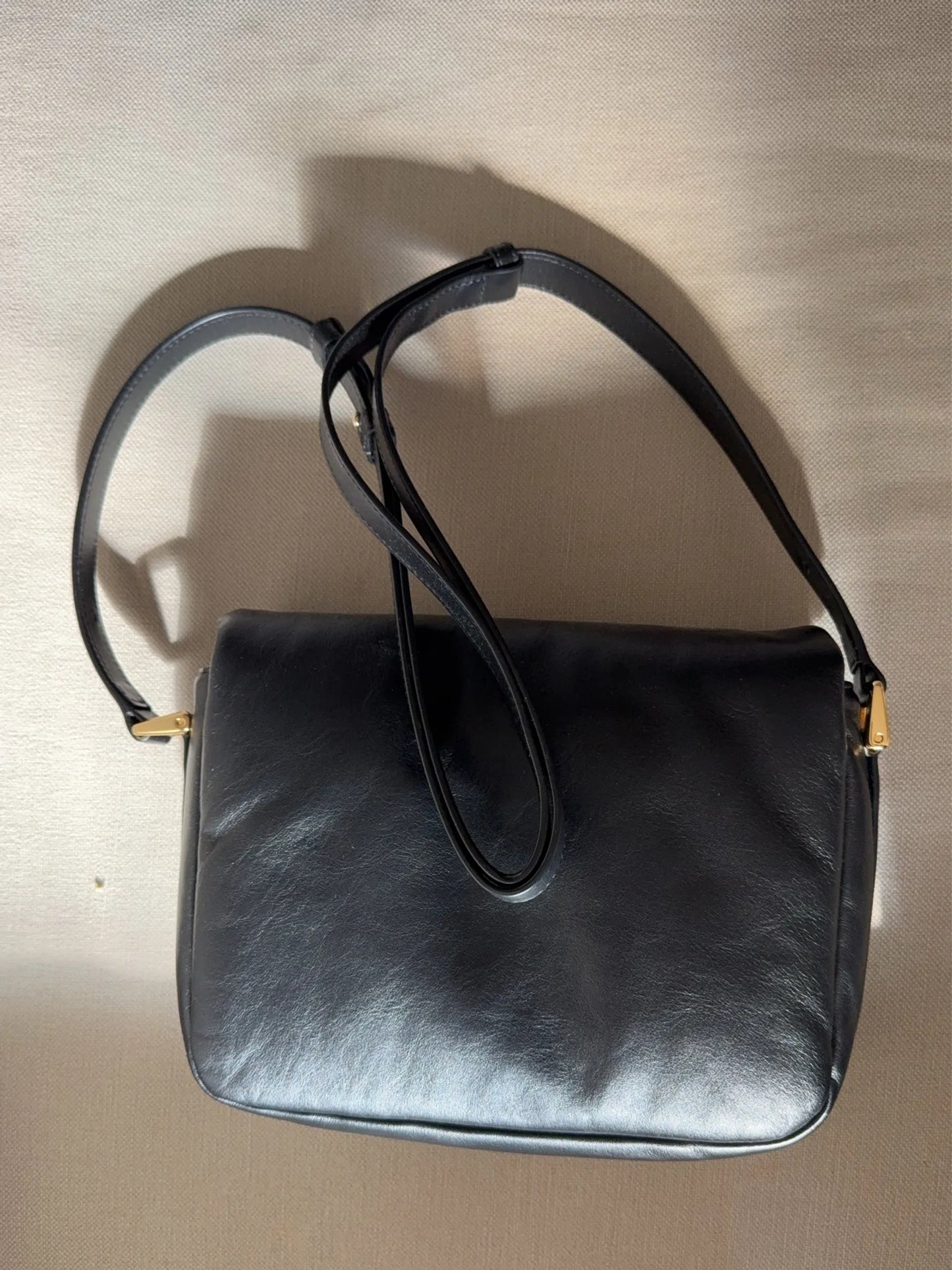 APC A.p.c Grace Soft-skinnaxelremsväska NWOT