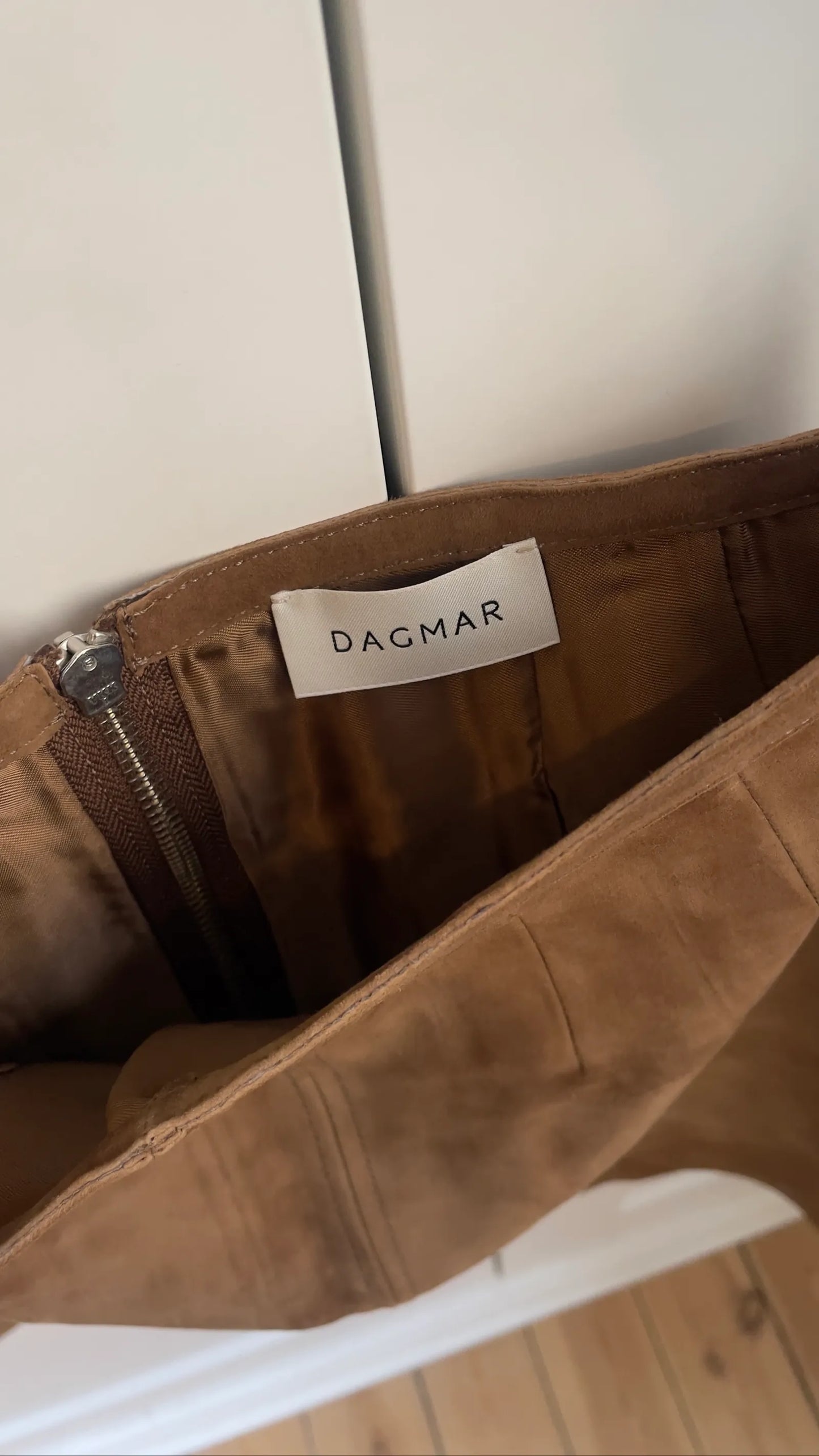 Dagmar Mini Suede-kjol NWOT