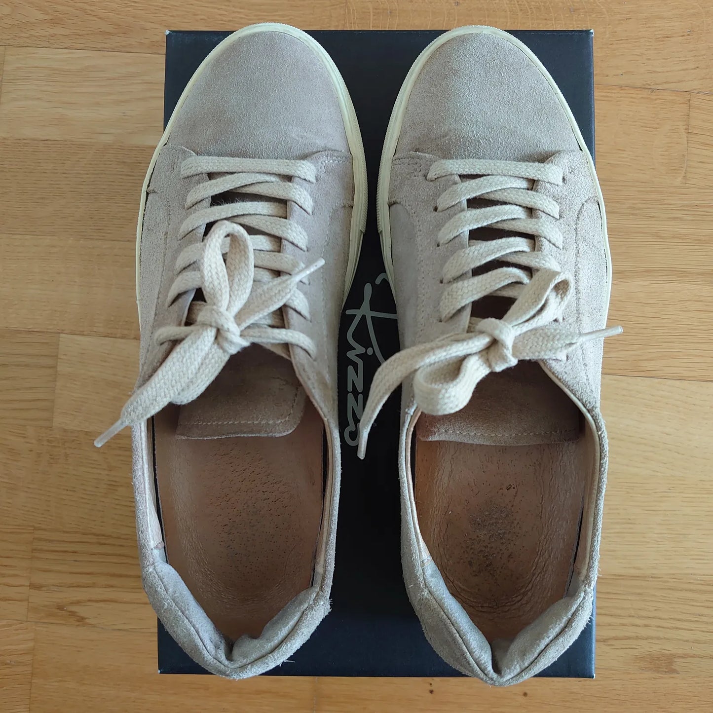Rizzo-skinnsneakers