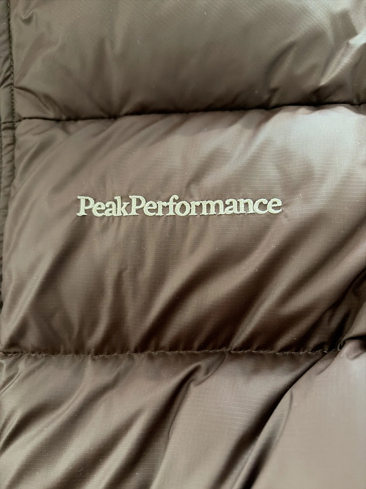 Peak Performance W Frost G76410-dunjacka