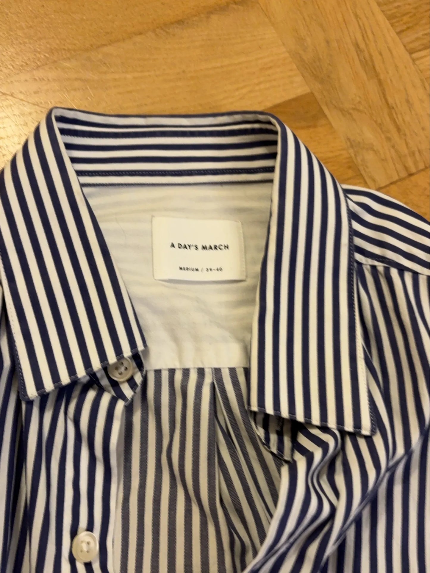 A Day's March-skjorta NWOT