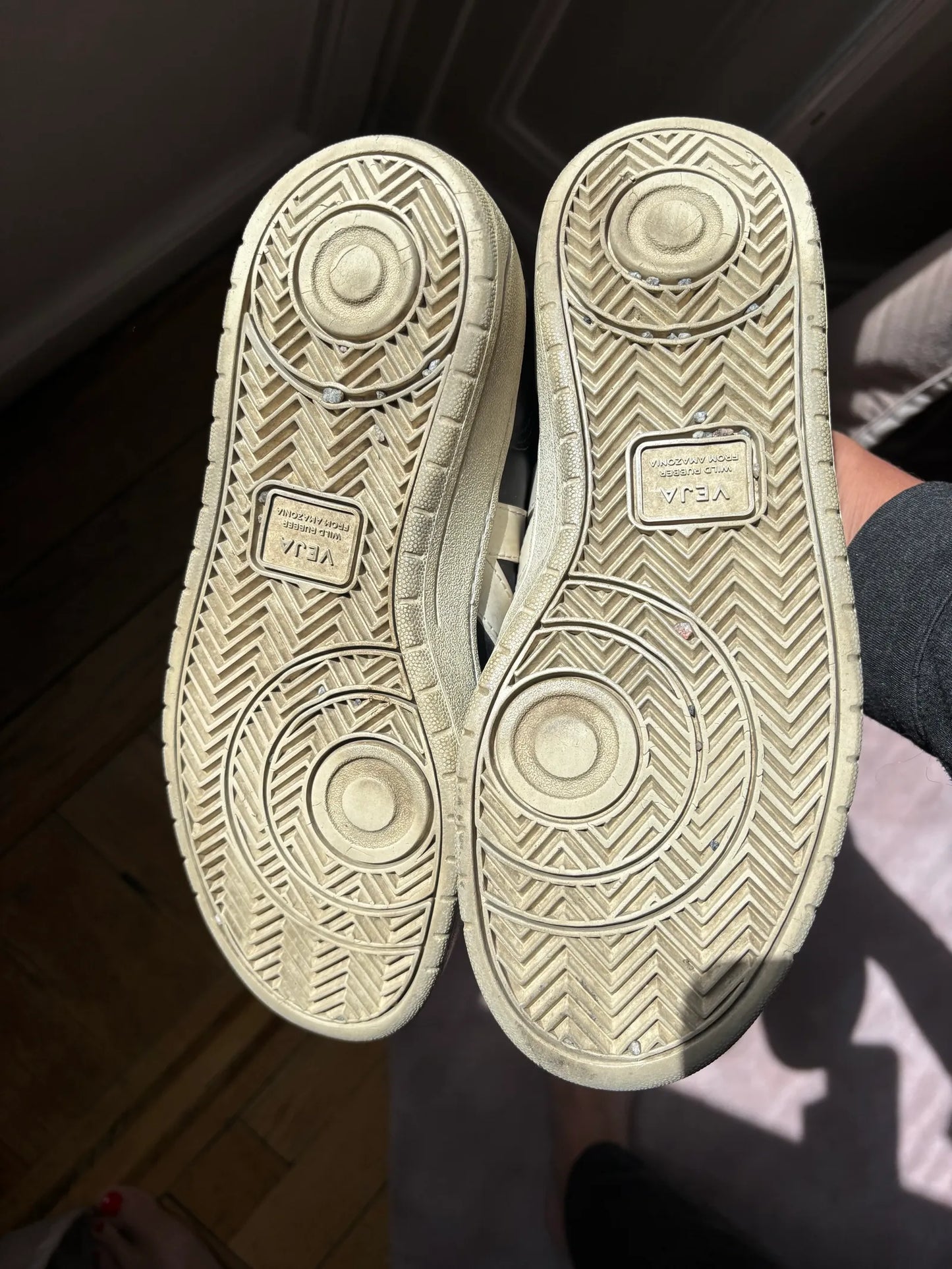 Veja-skinnsneakers