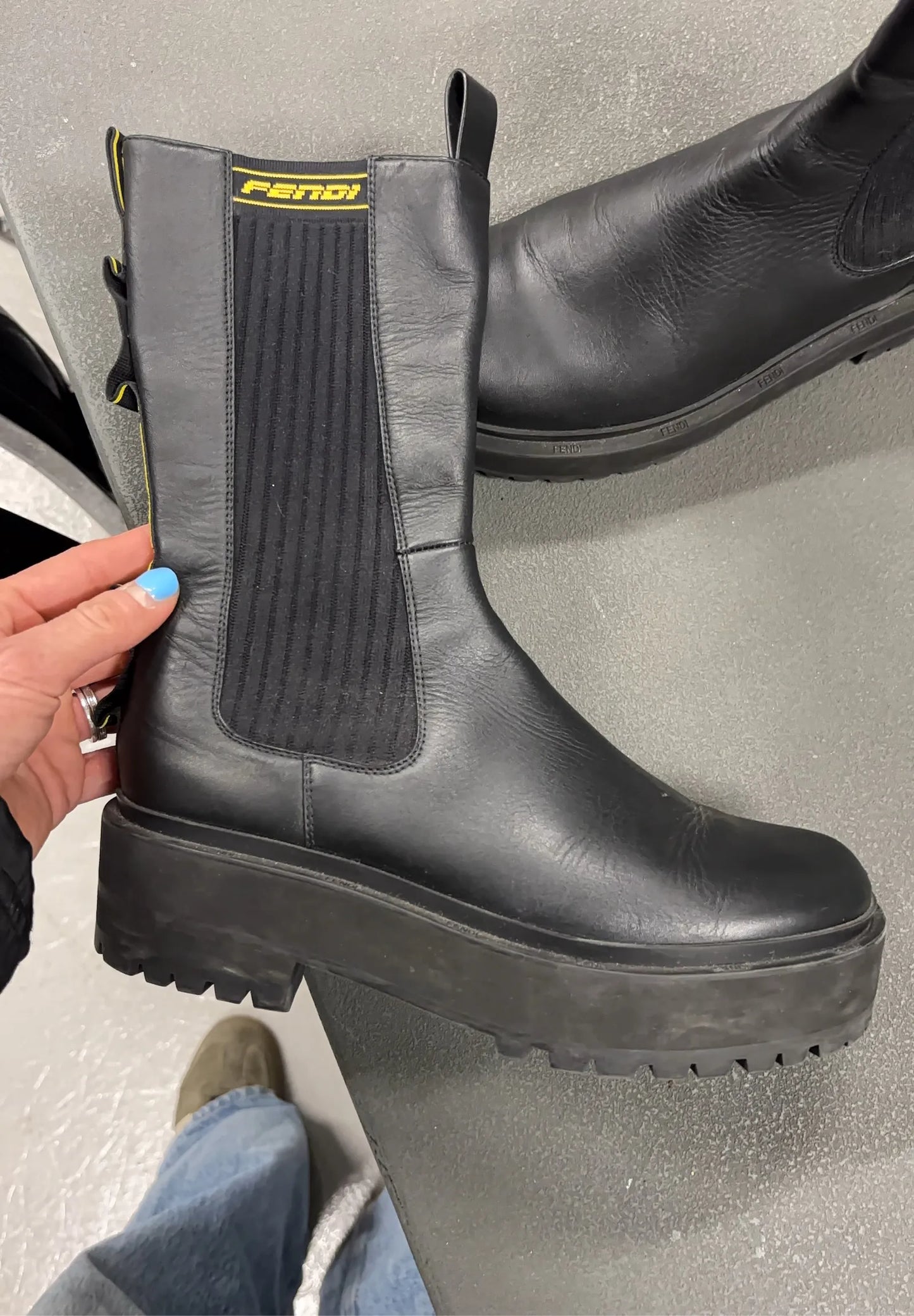 Fendi-skinnboots