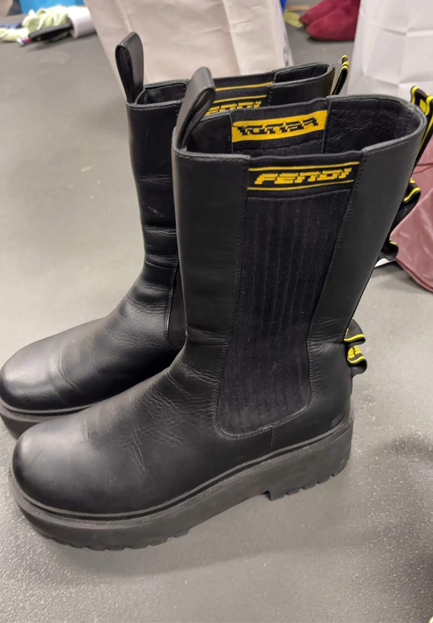Fendi-skinnboots
