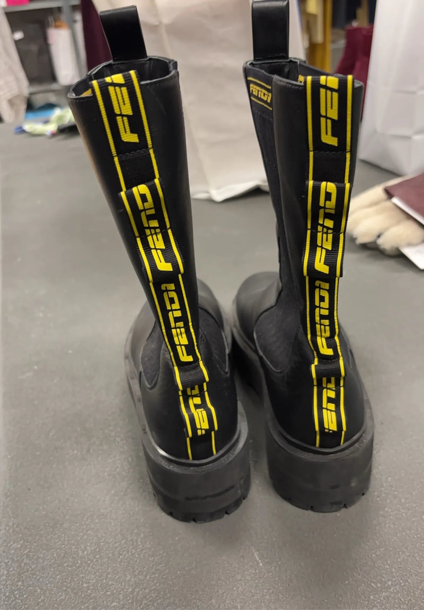 Fendi-skinnboots