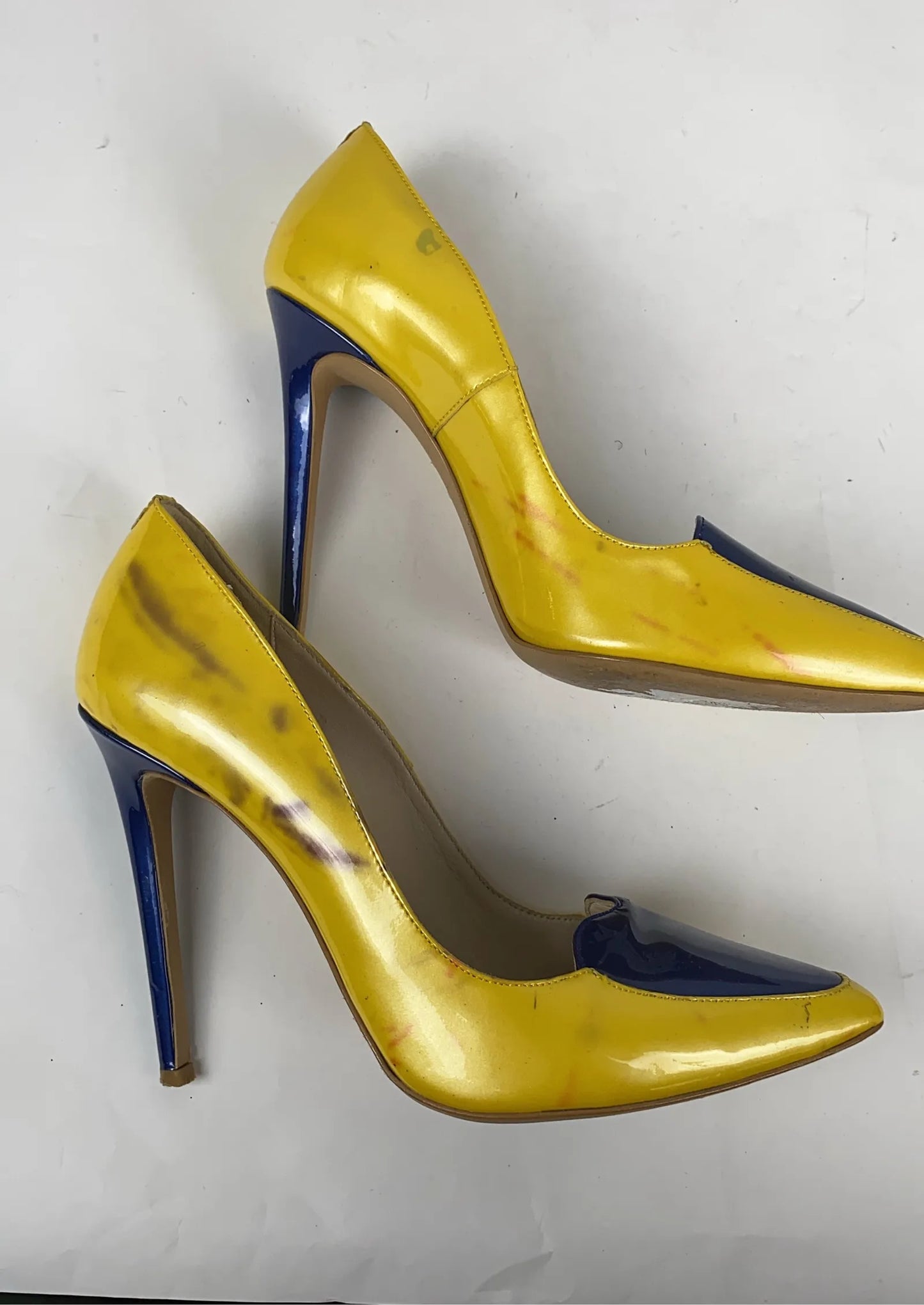 Fersengold-skinnklackar