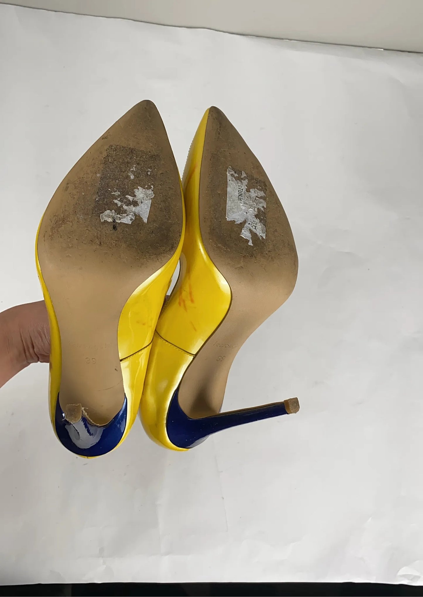 Fersengold-skinnklackar