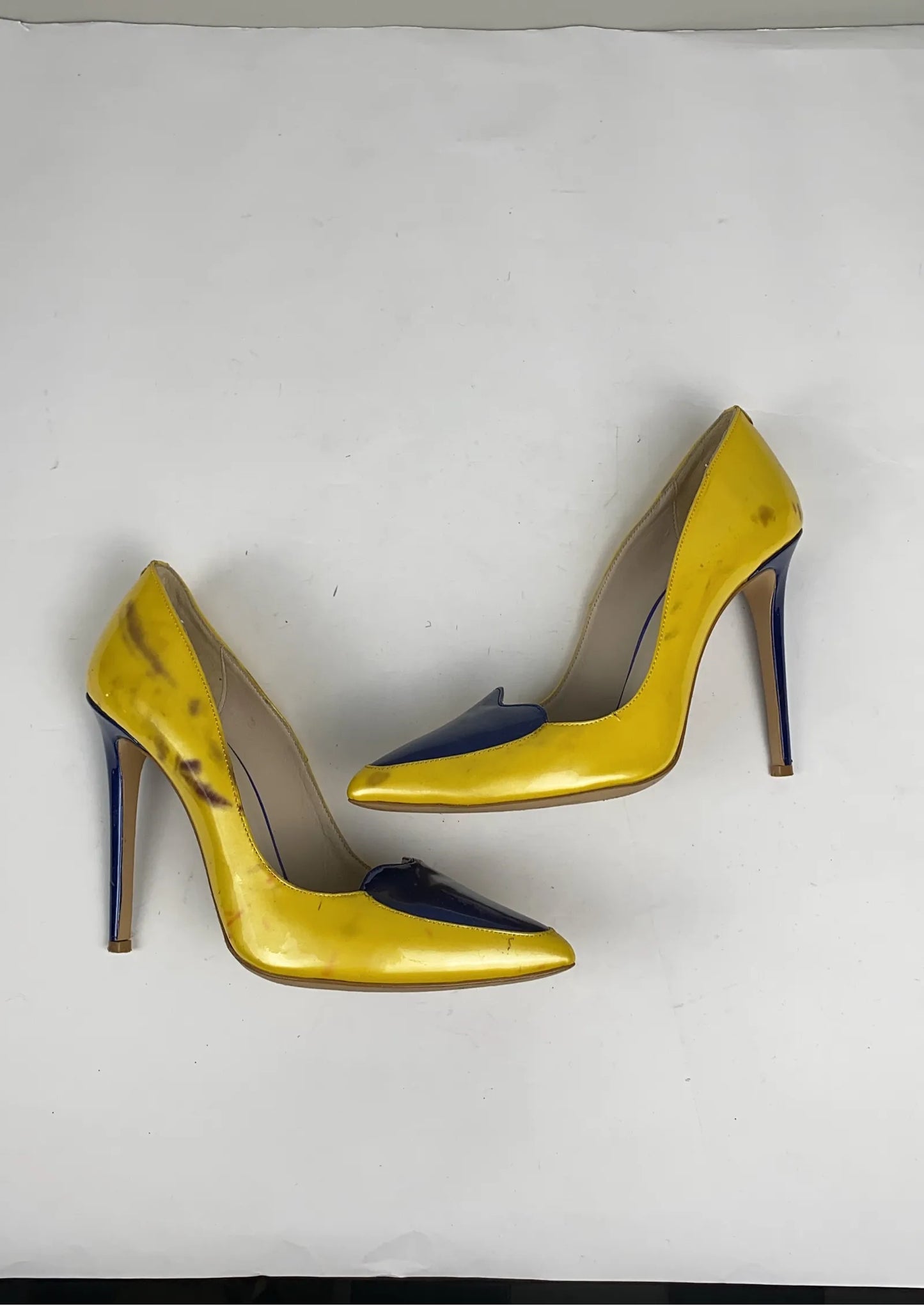 Fersengold-skinnklackar