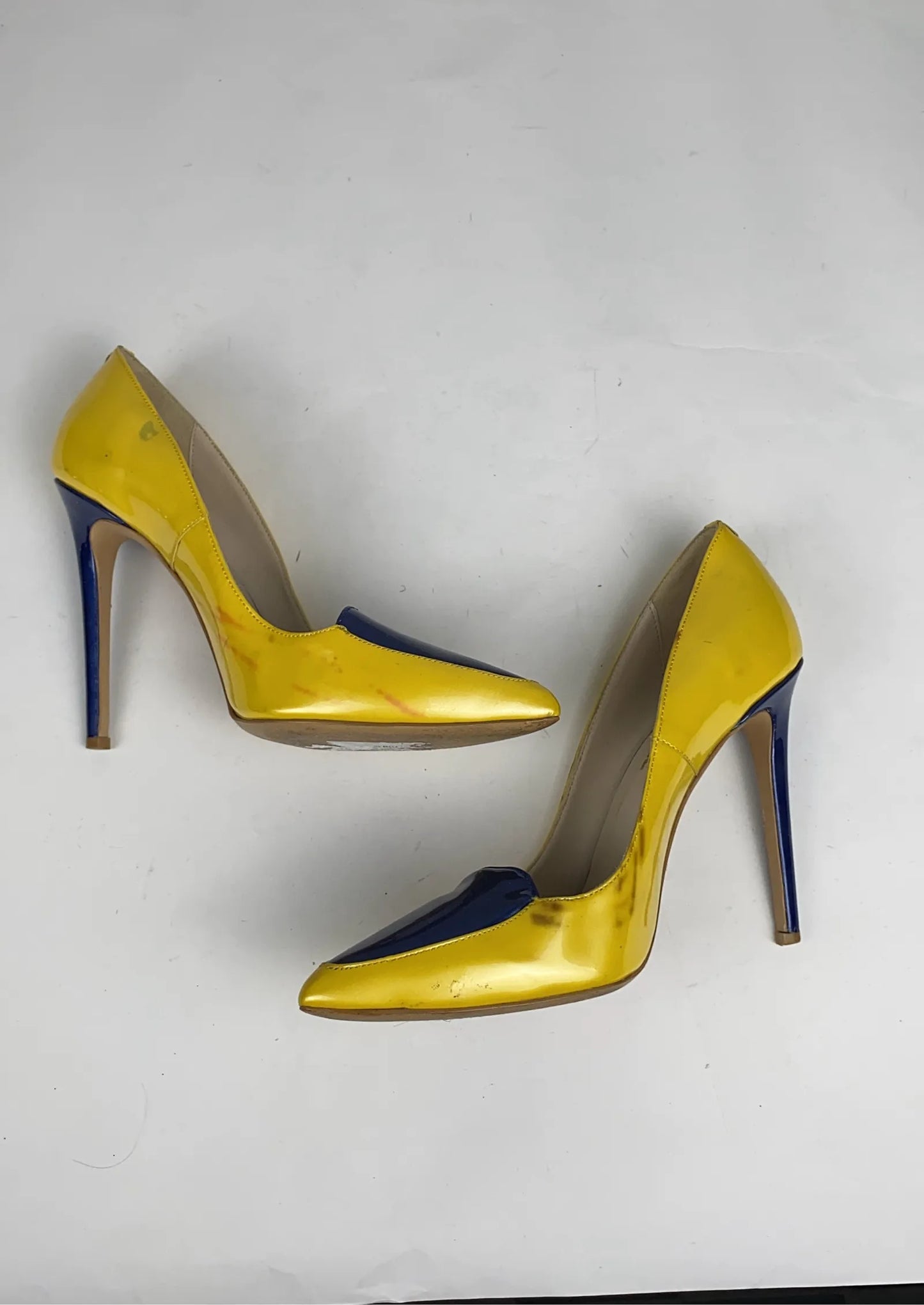 Fersengold-skinnklackar