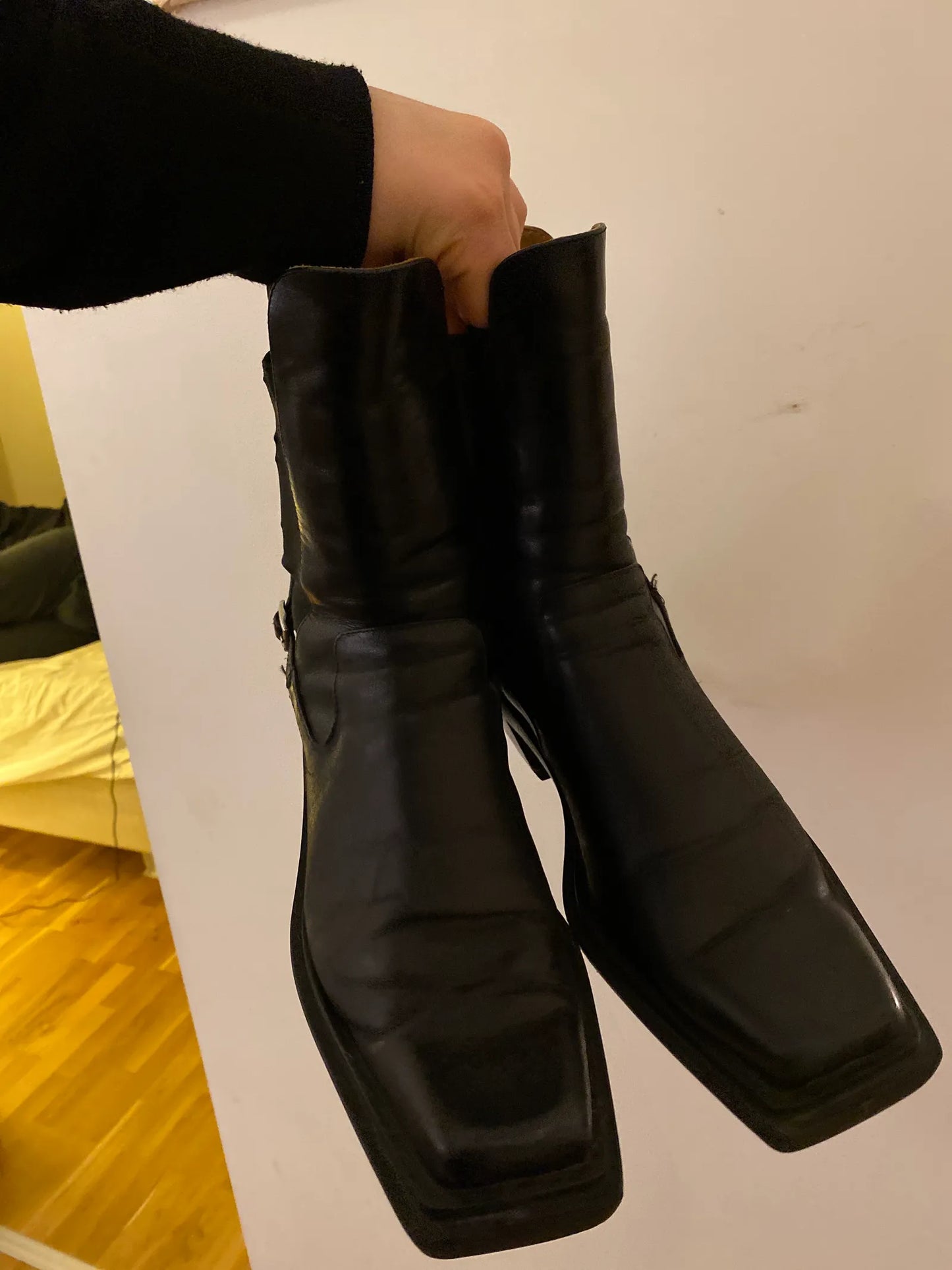 Zara-skinnkängor