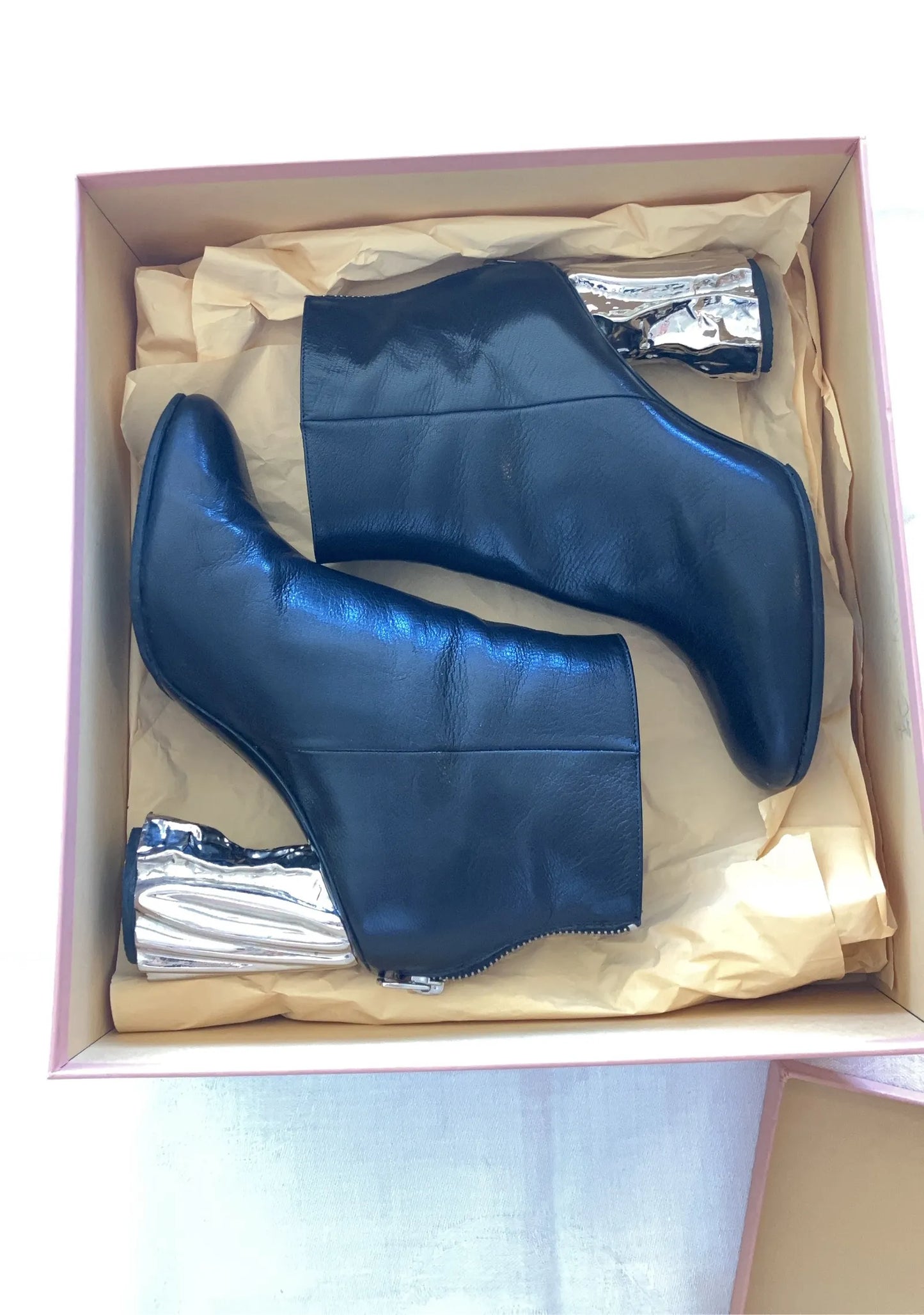 Acne Studios-skinnboots