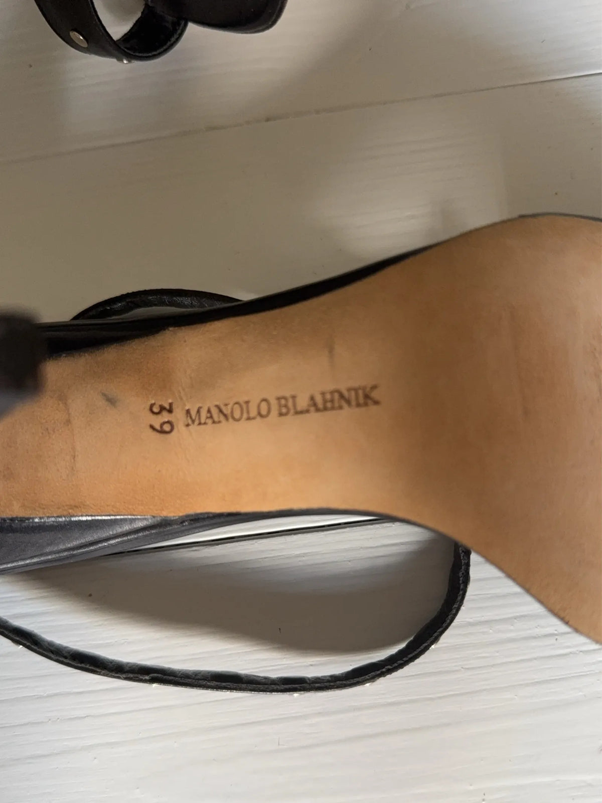 Manolo Blahnik-skinnklackar