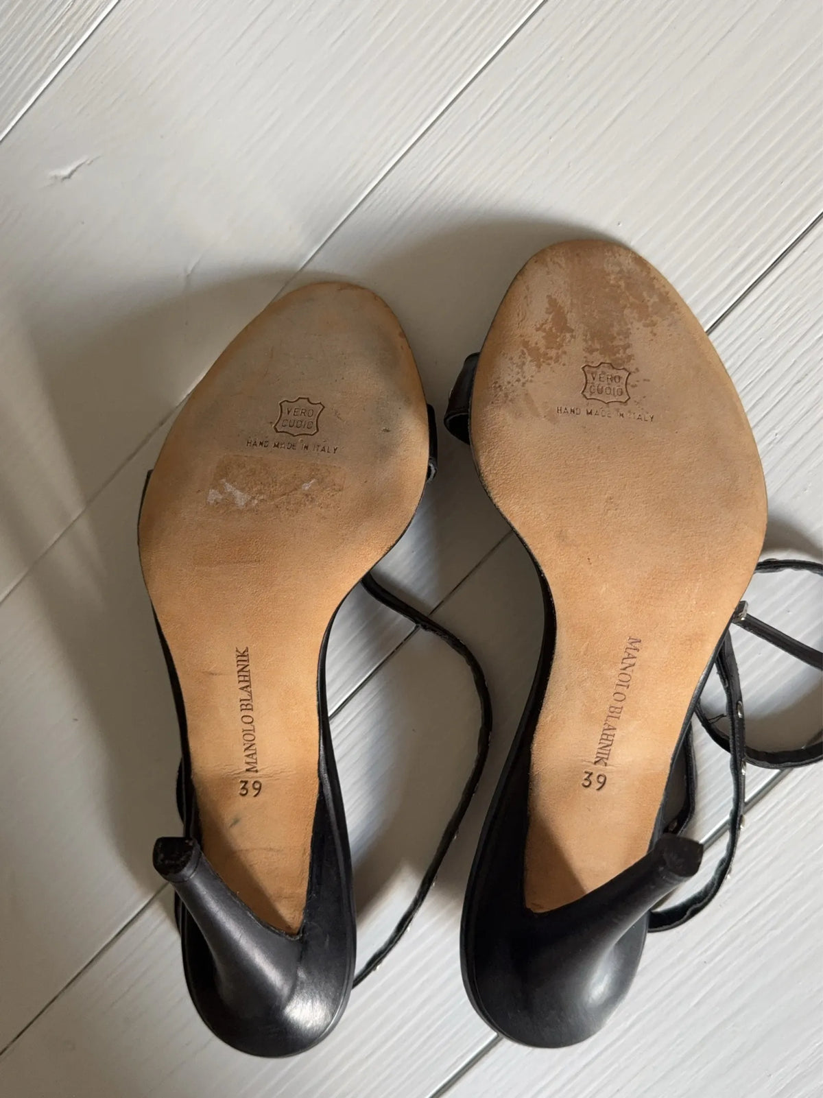 Manolo Blahnik-skinnklackar