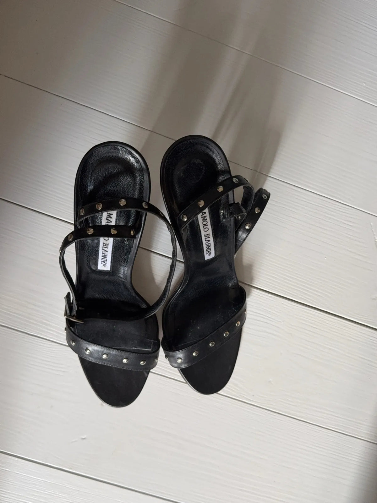 Manolo Blahnik-skinnklackar