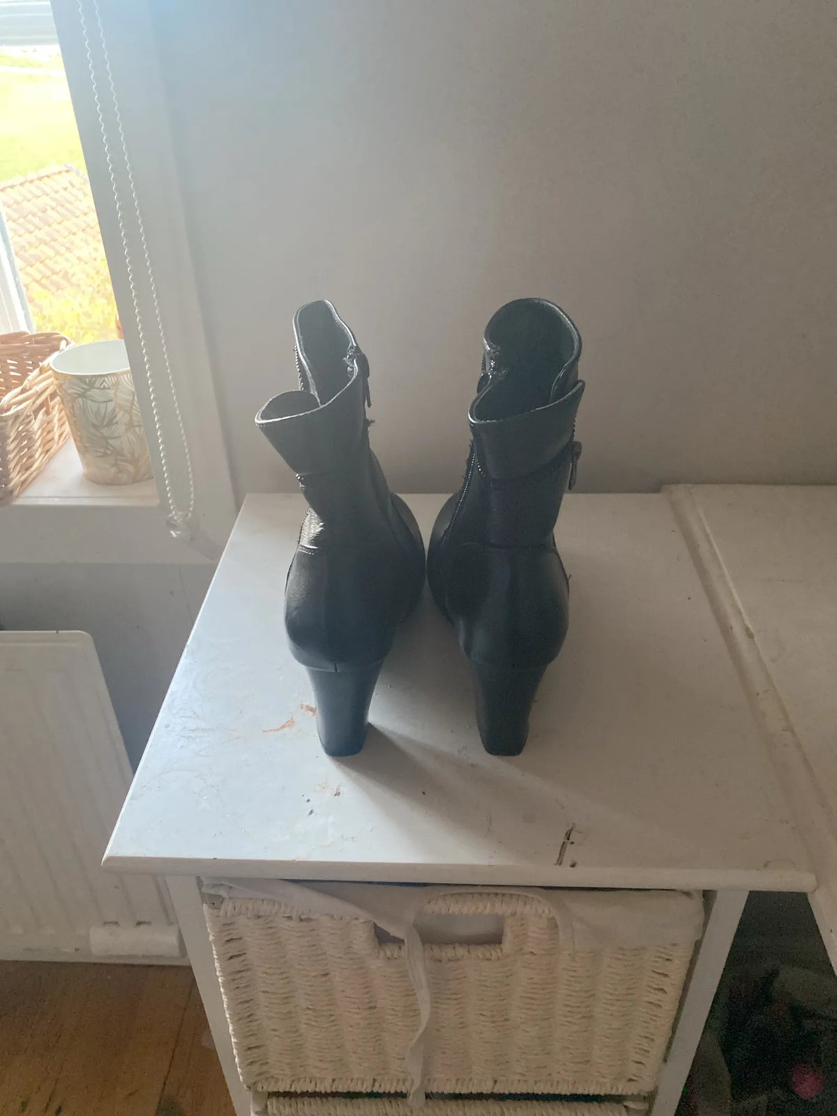 & Other Stories-skinnboots NWOT