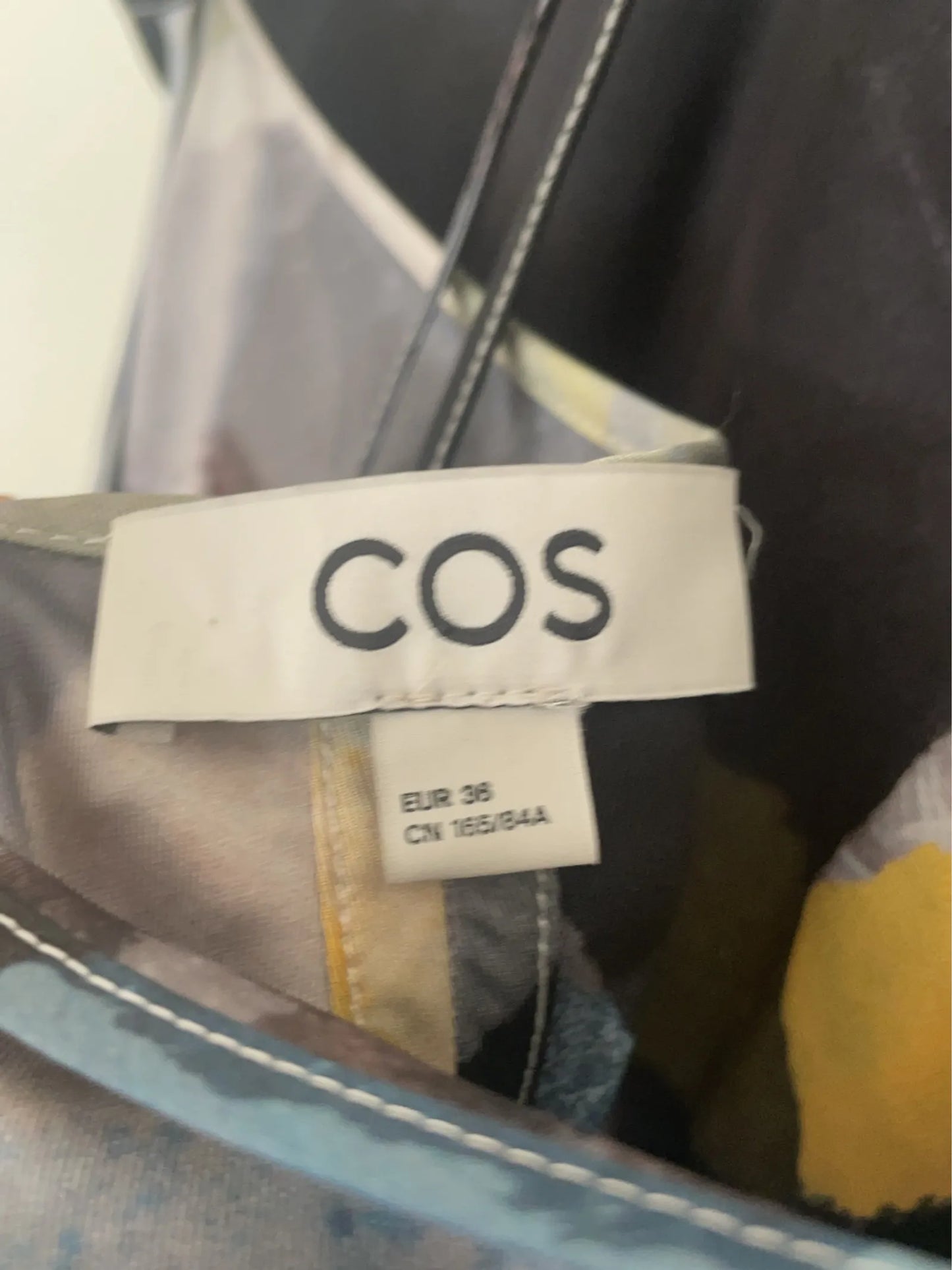 Cos-klänning