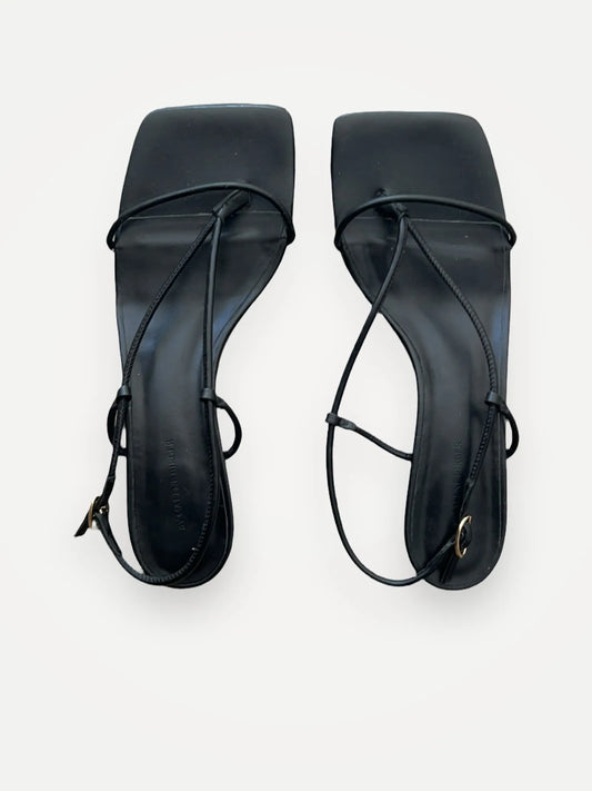 By Malene Birger Tevi-skinnsandaler