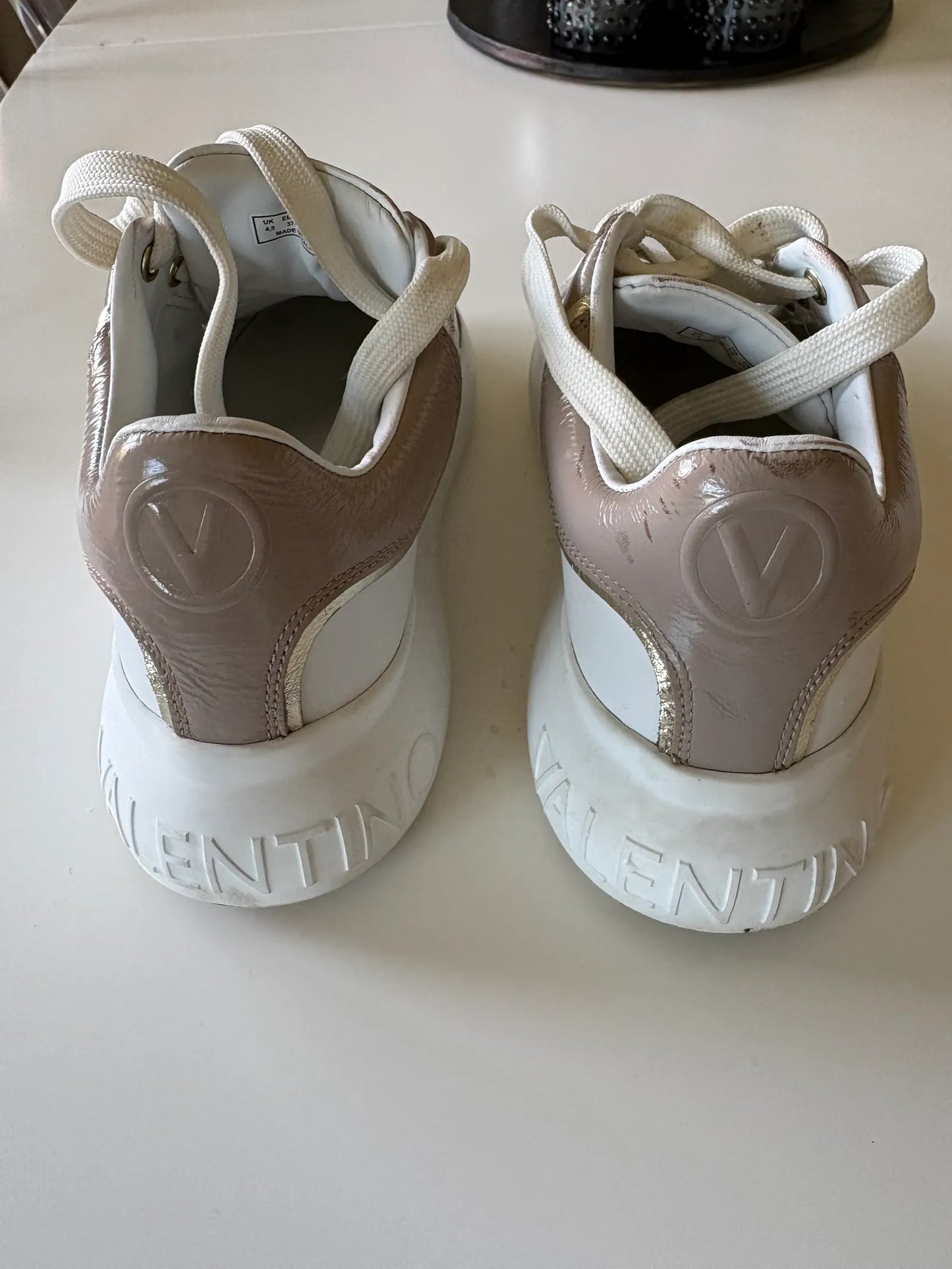 Valentino-skinnsneakers