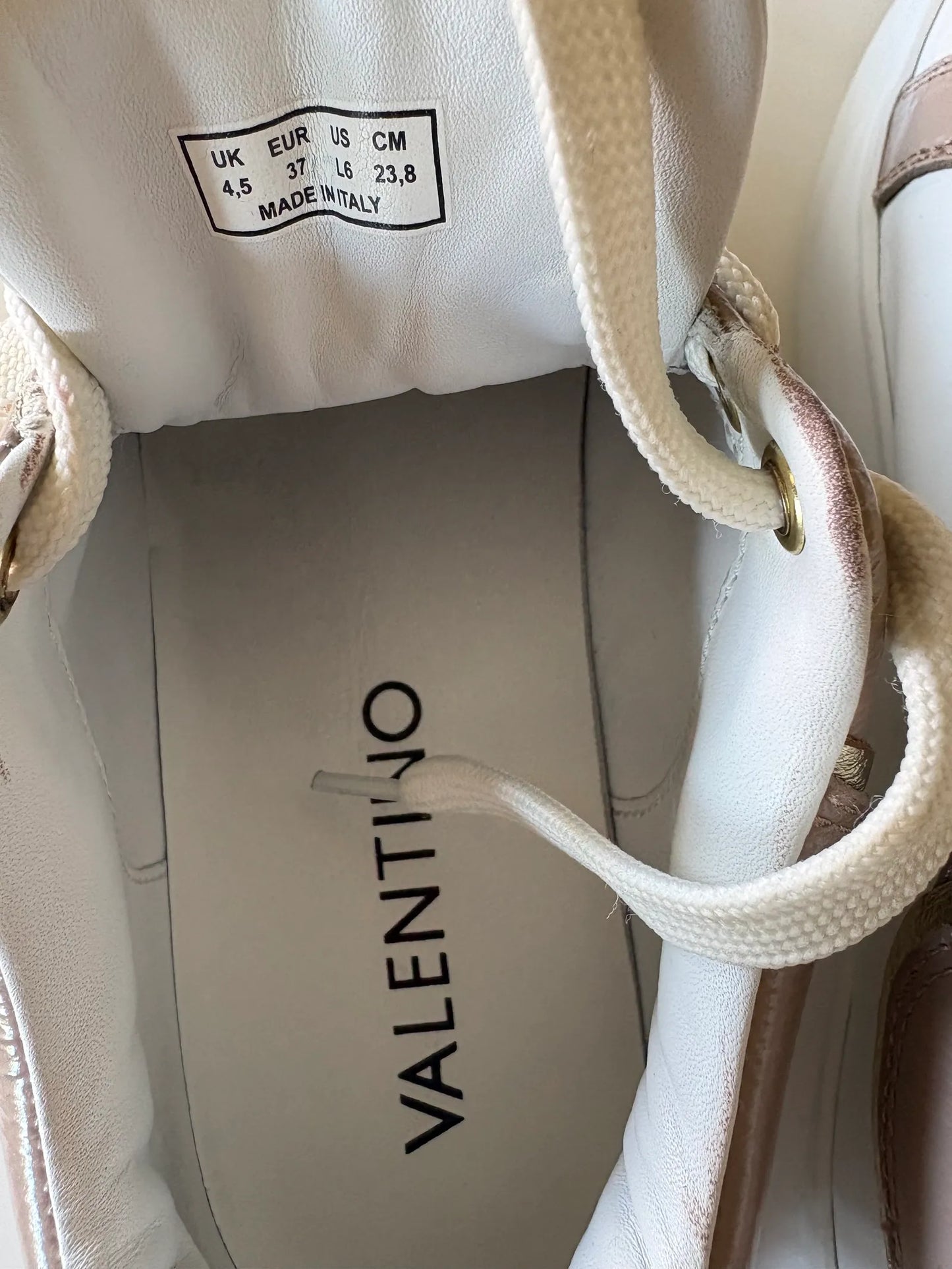 Valentino-skinnsneakers