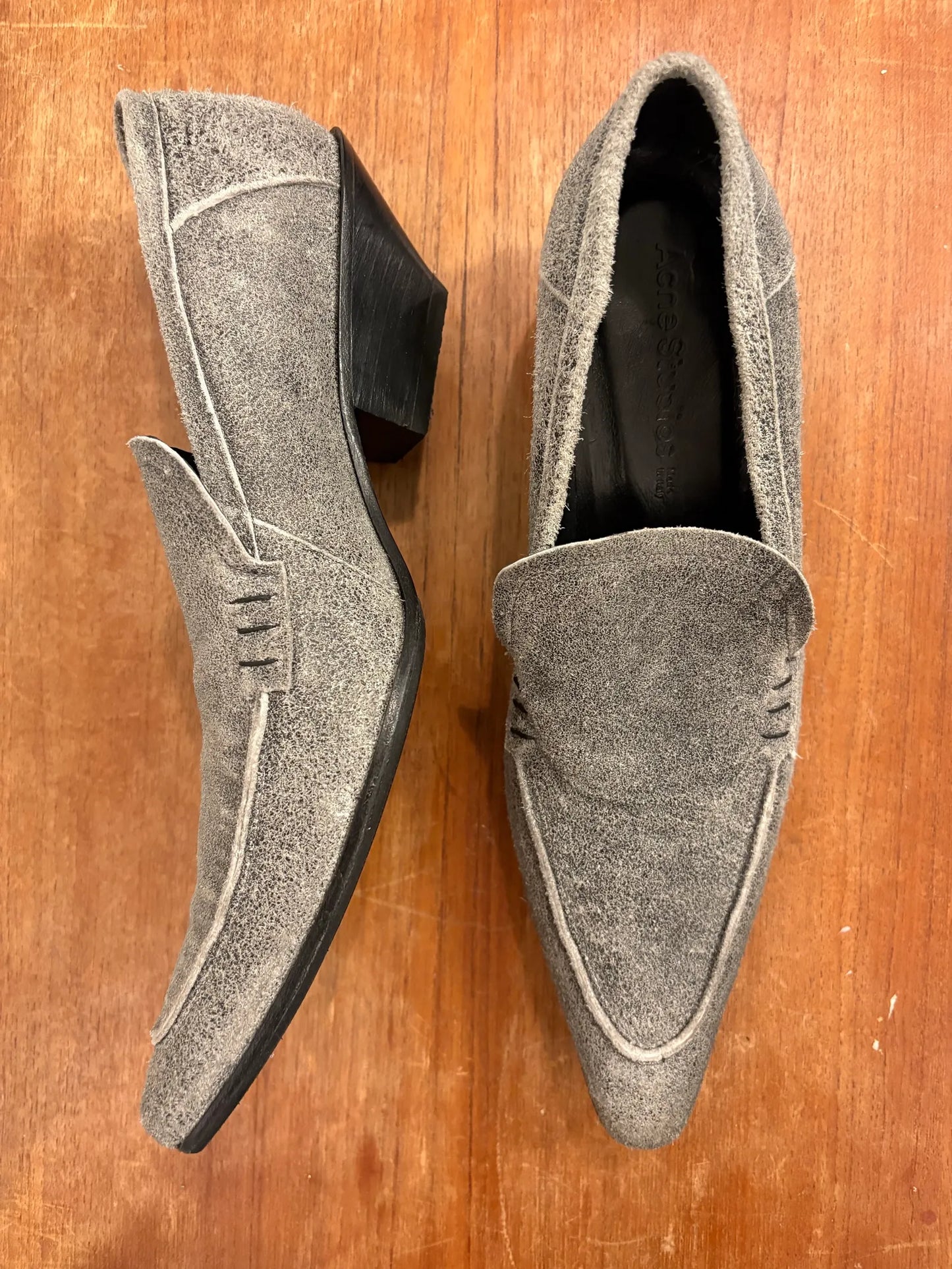 Acne Studios-skinnklackar NWOT