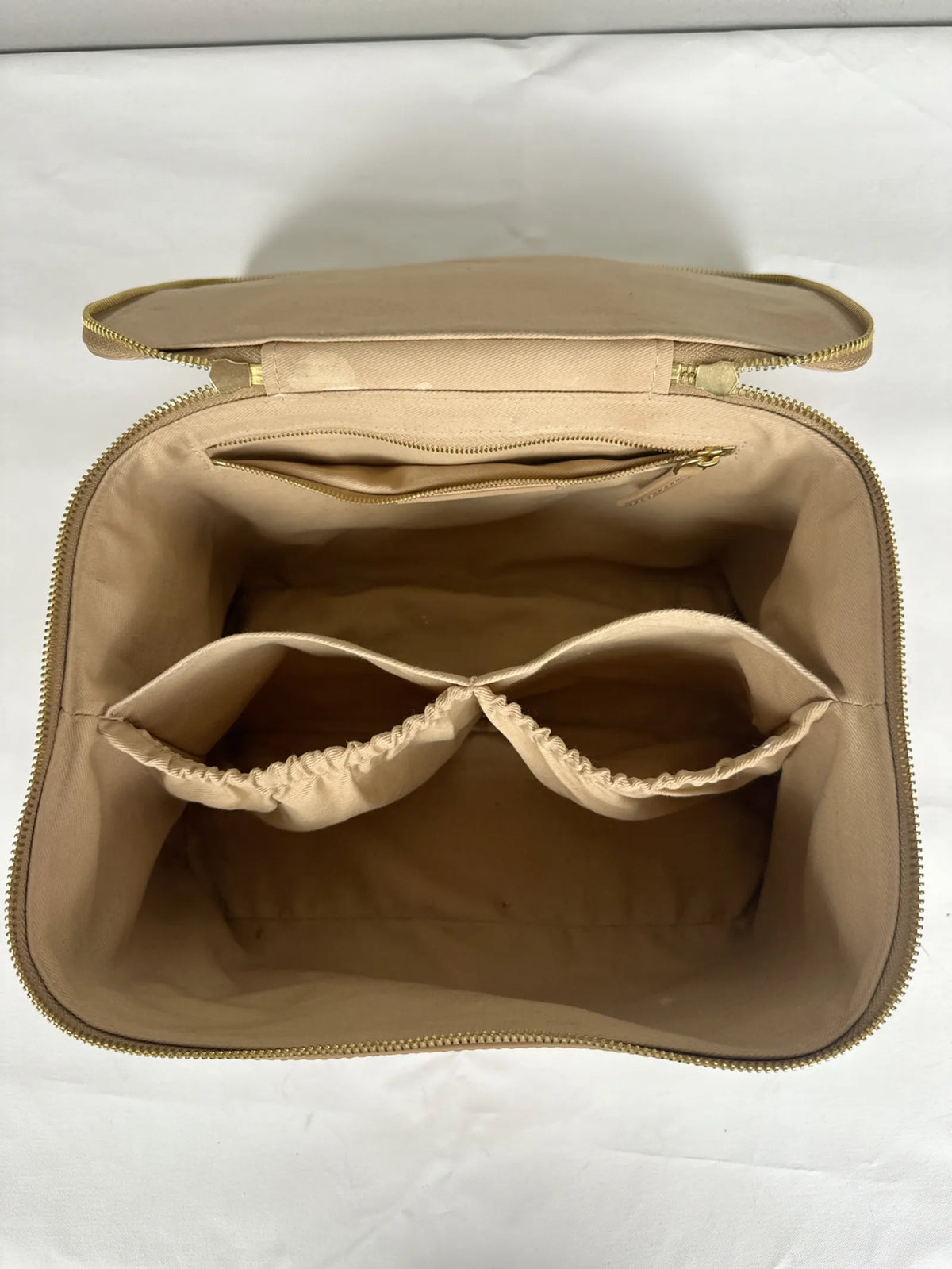 By Malene Birger-skinnnecessär