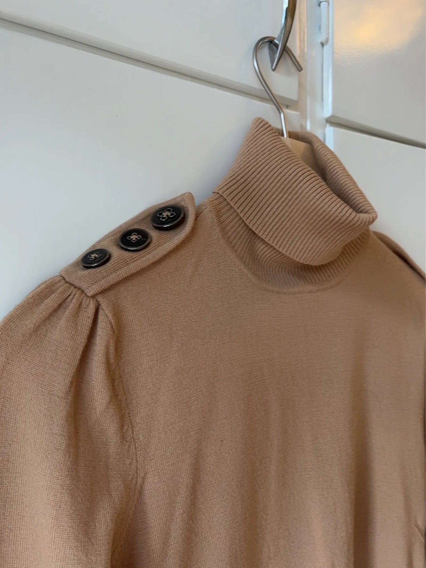 Karen Millen-ulltröja