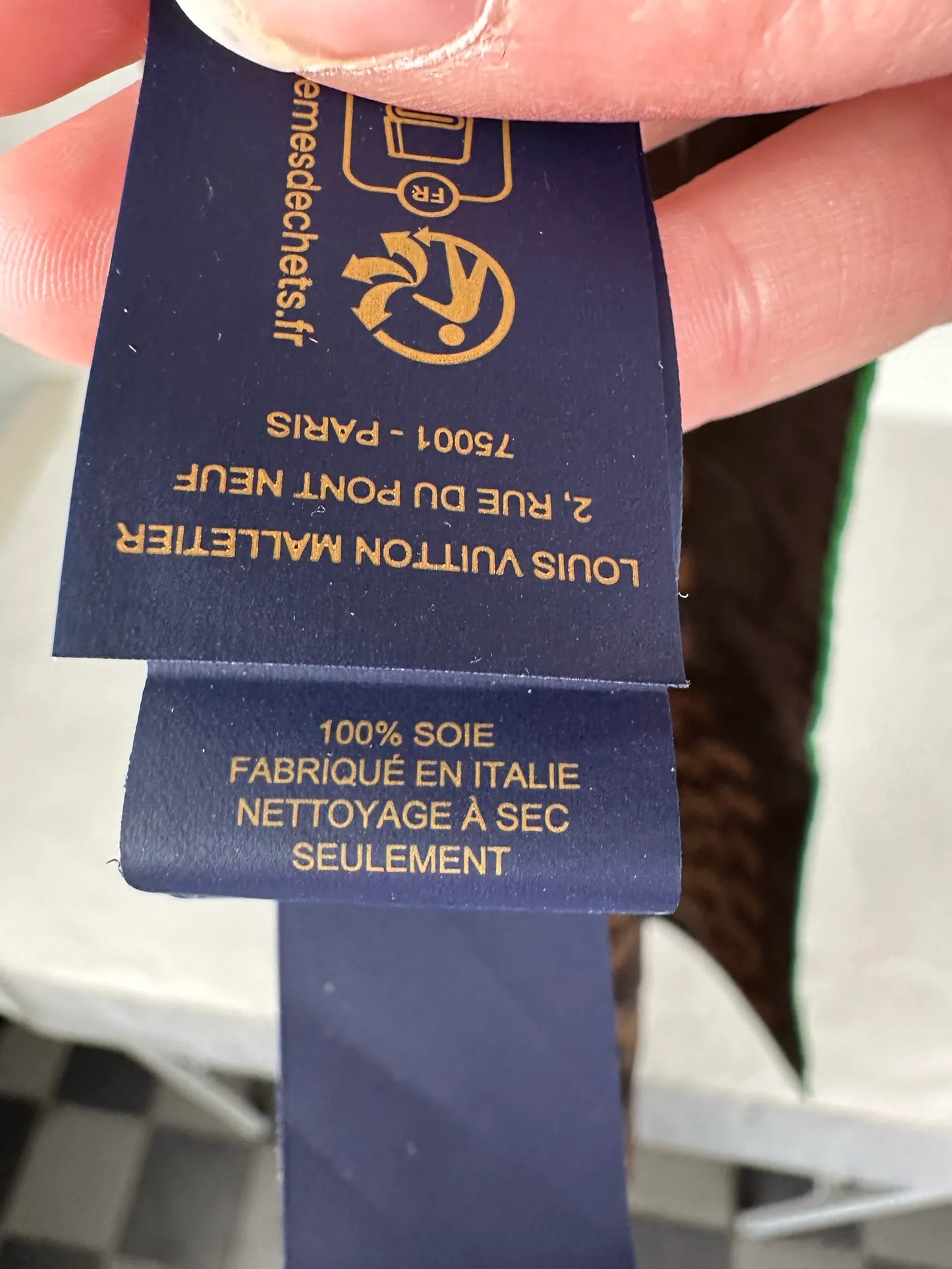Louis Vuitton-sidensjal