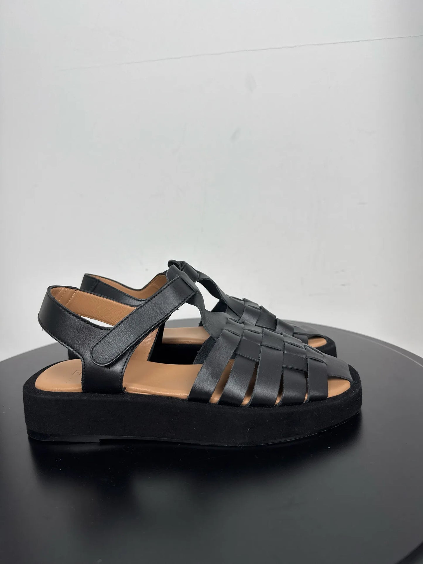 Flattered Gigi Black Leather-skinnsandaler NWT