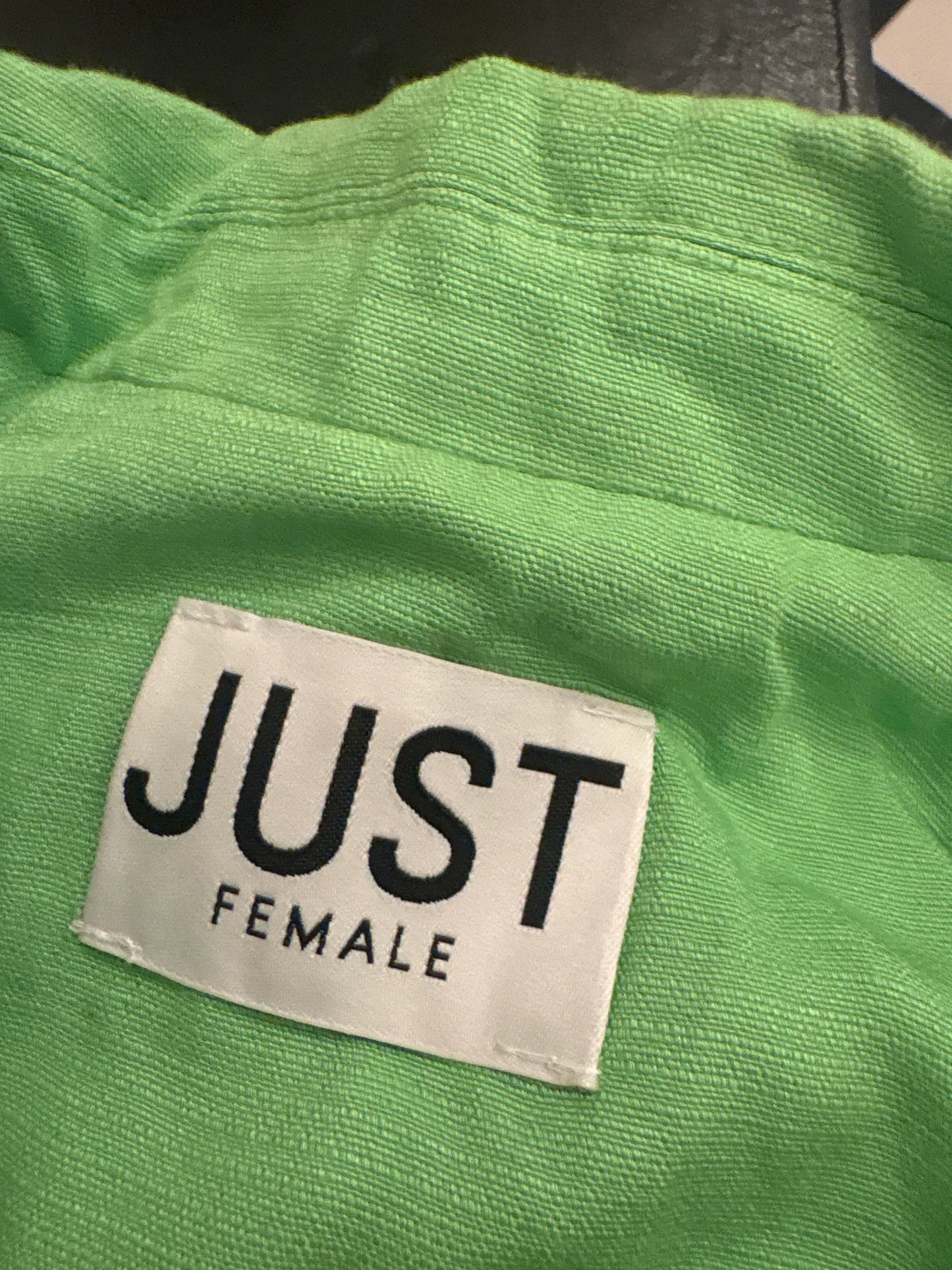 Just Female Cario-linnekavaj NWOT