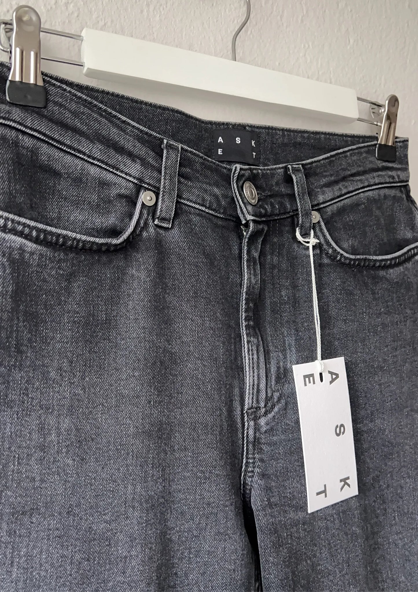 Asket The Standard black-jeans NWT