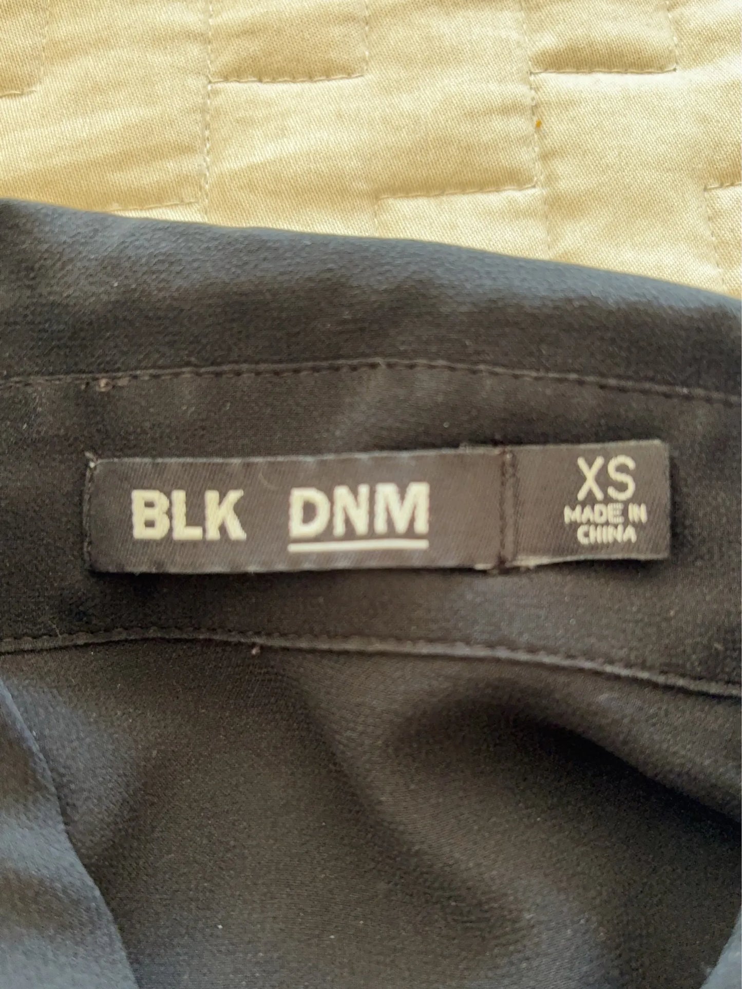 BLK DNM-sidenskjorta
