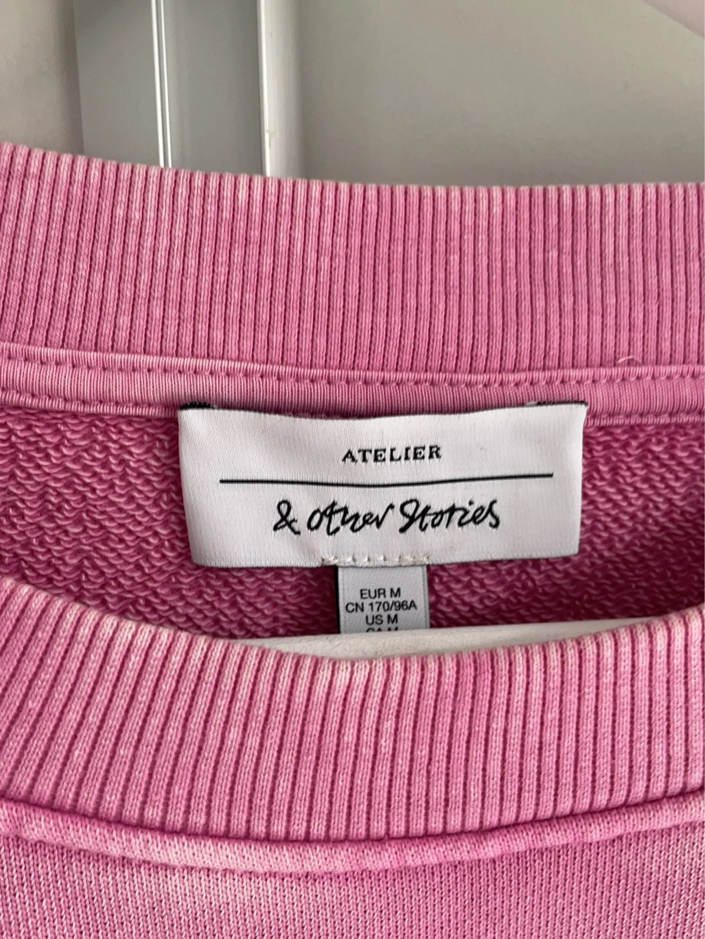 & Other Stories Washed Pink-sweatshirt