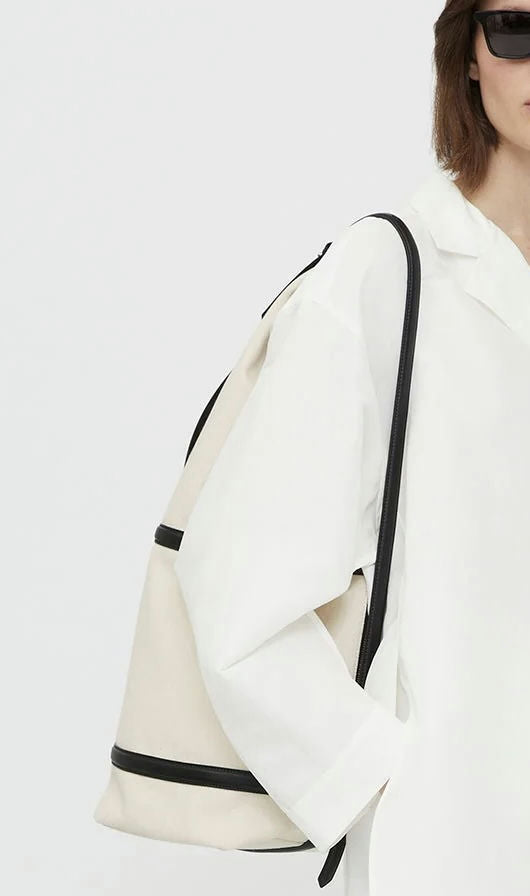 Toteme Leather-trimmed Canvas Sling-skinnaxelremsväska NWOT