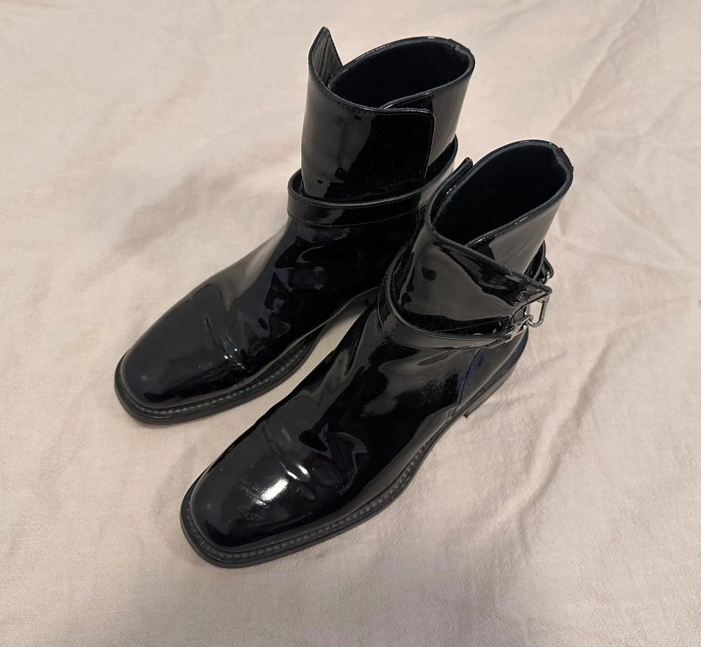 Toteme Flat Patent Leather Riding-boots