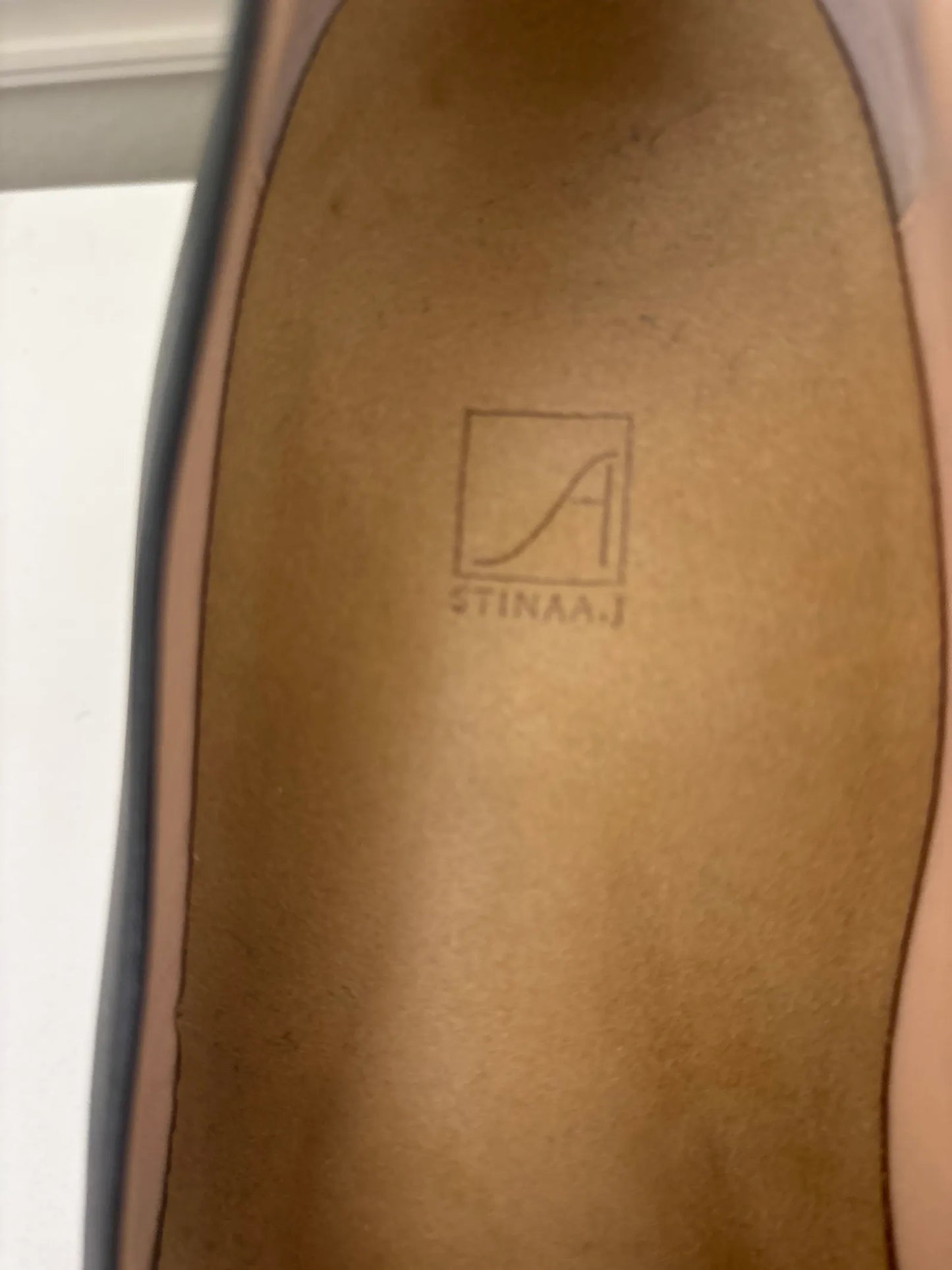 Stinaa J Heels
