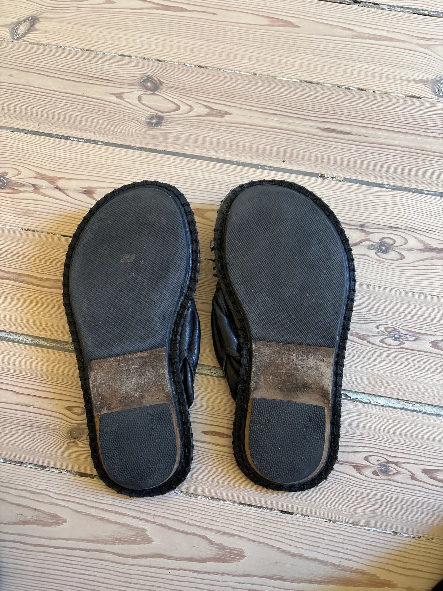 Acne Studios-skinnflip-flops