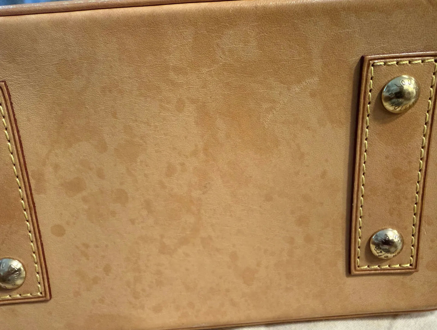 Louis Vuitton-axelremsväska