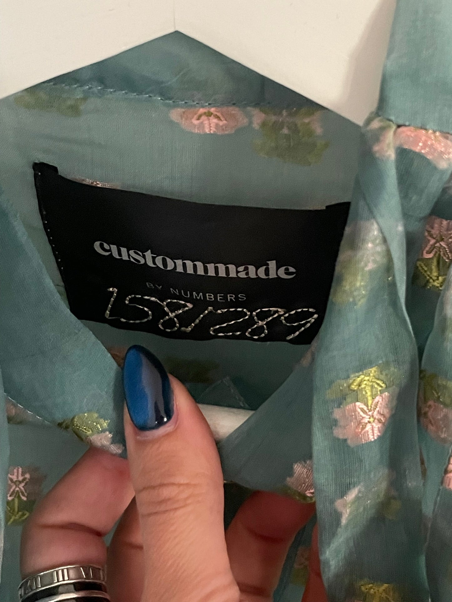Custommade-sidenblus NWOT