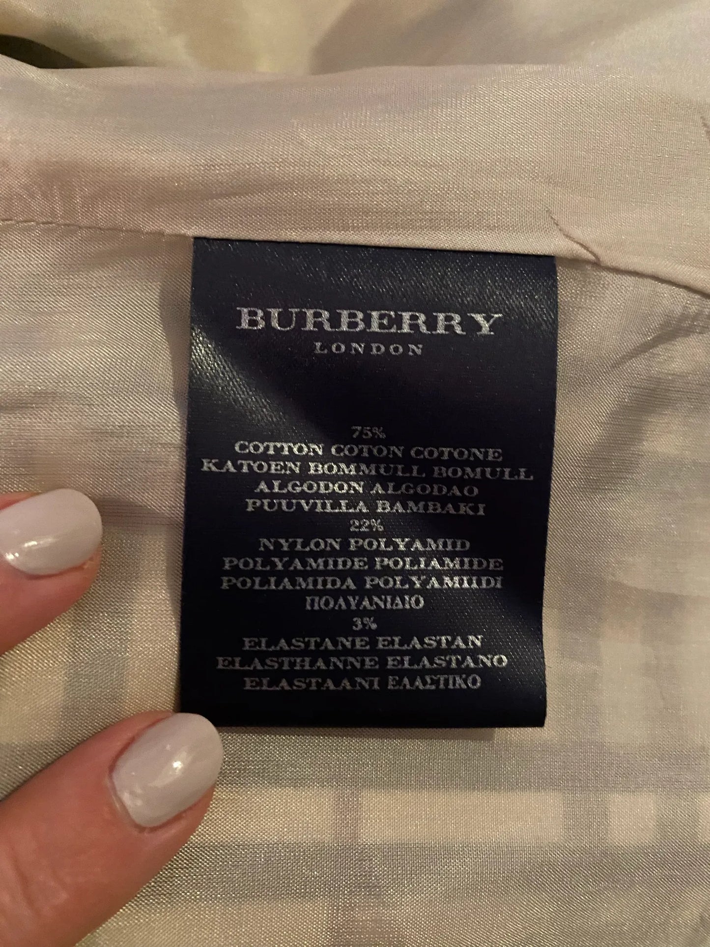 Burberry-trenchcoat