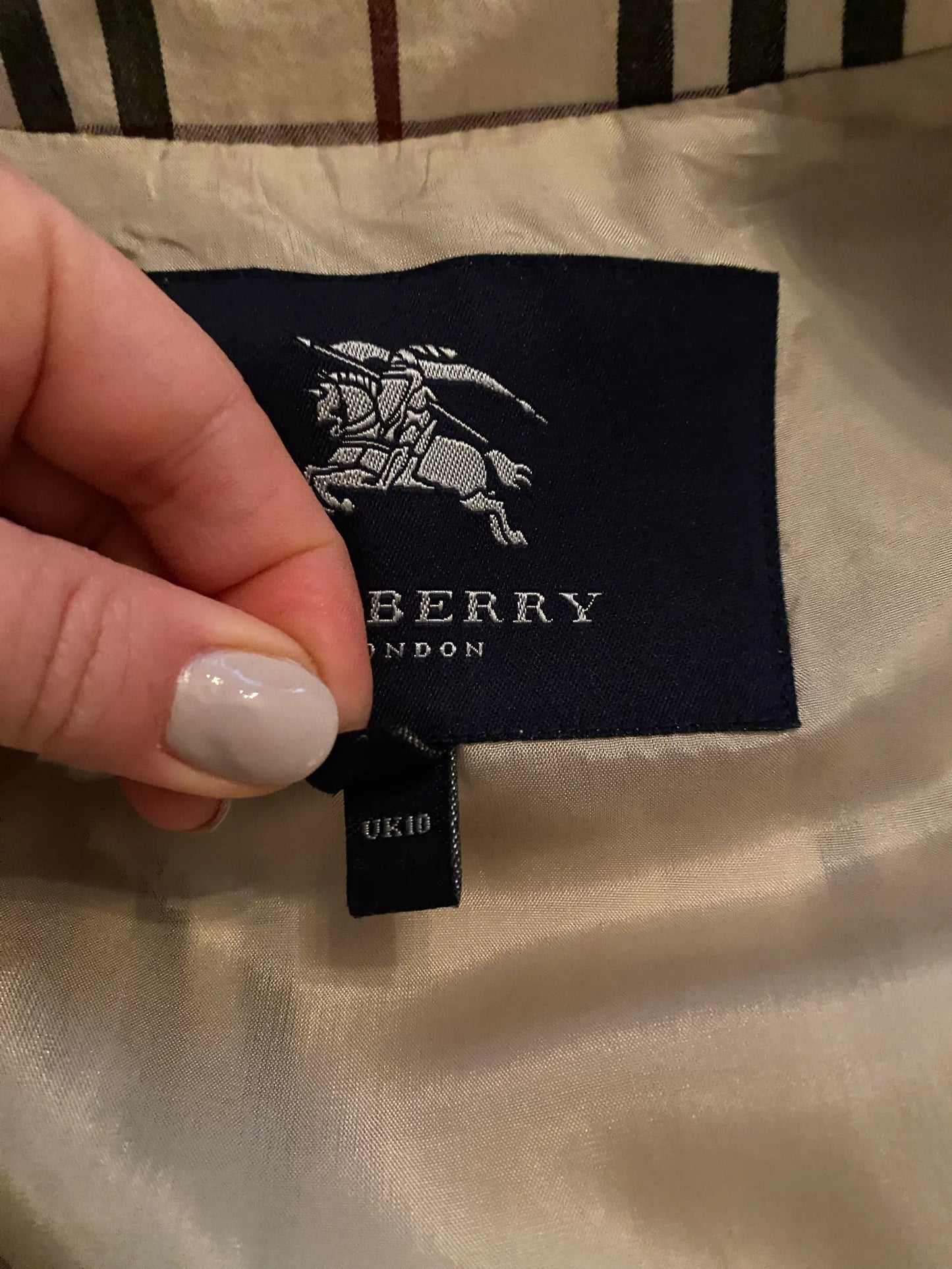 Burberry-trenchcoat