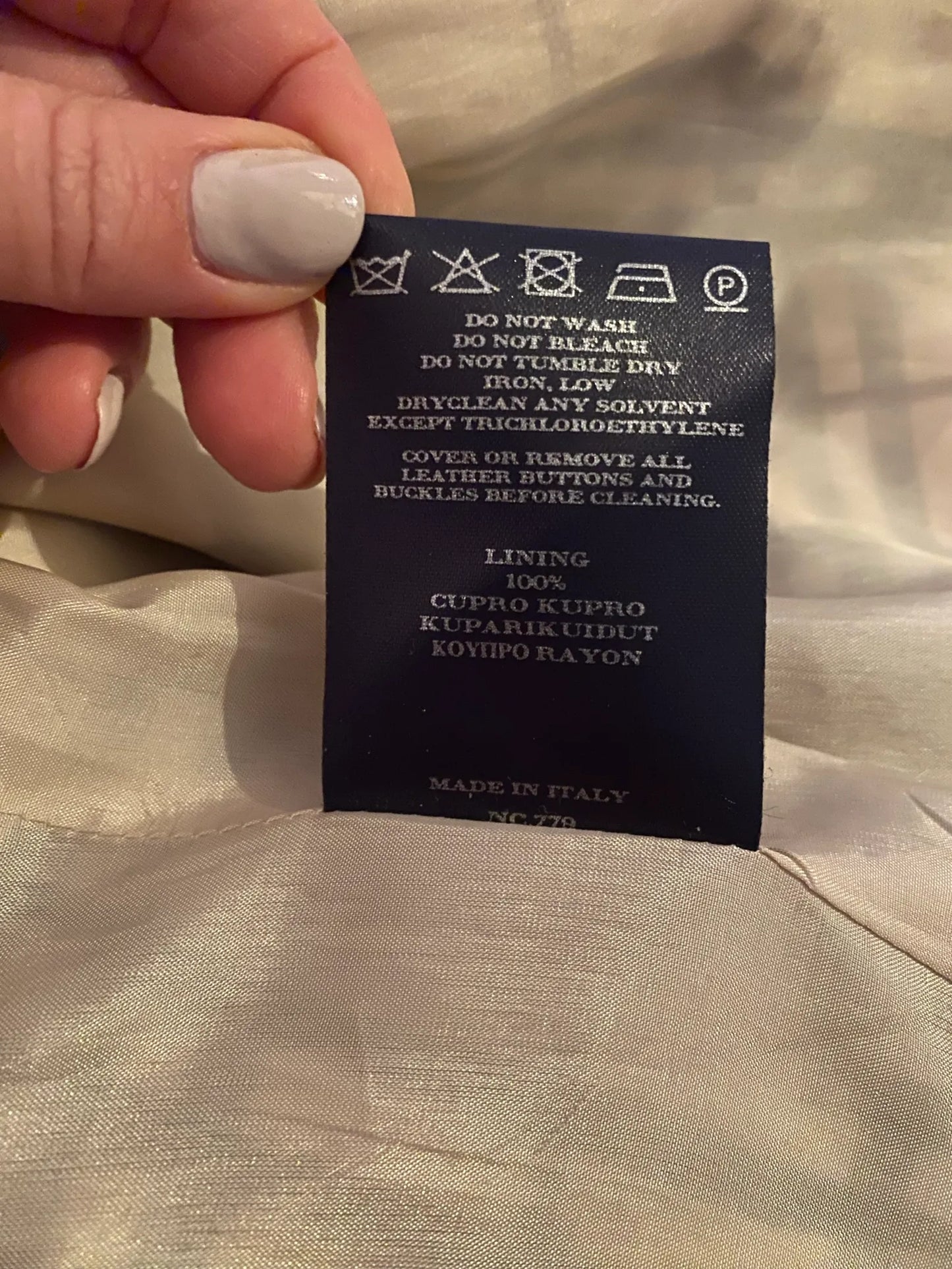 Burberry-trenchcoat