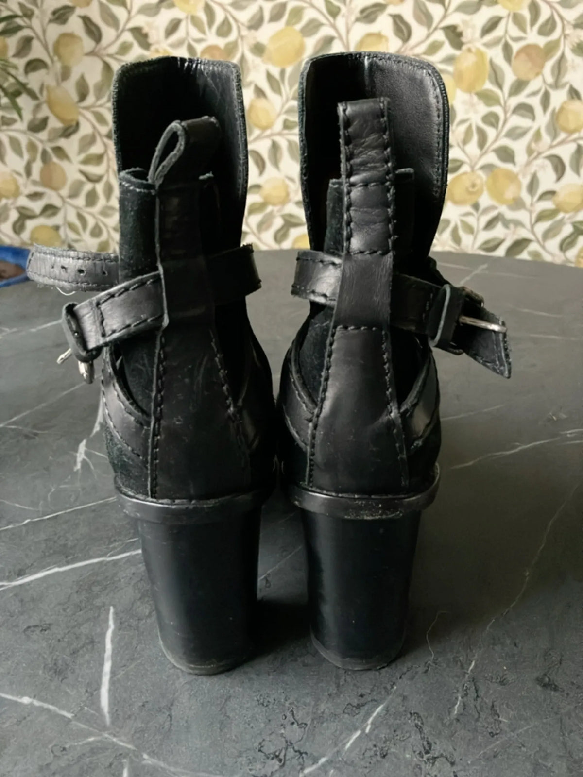 Acne Studios-skinnboots