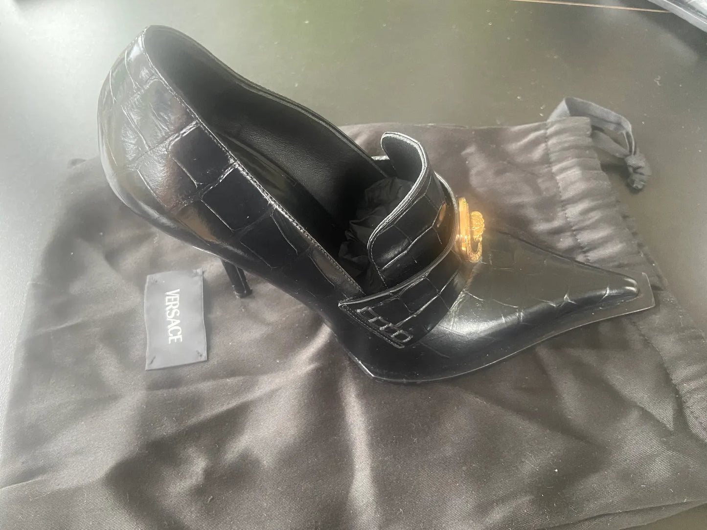Versace 110 Calf Leather Black Gold-skinnklackar