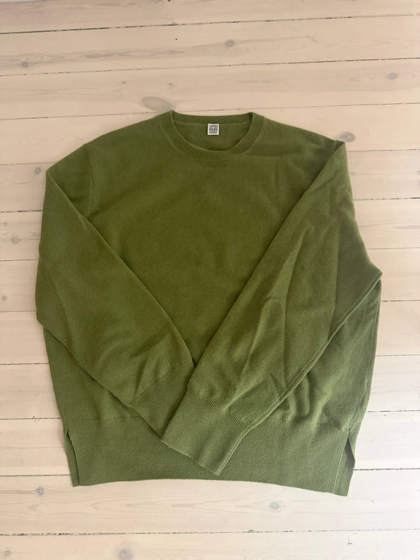 Toteme Crew Cashmere Knit Sweater