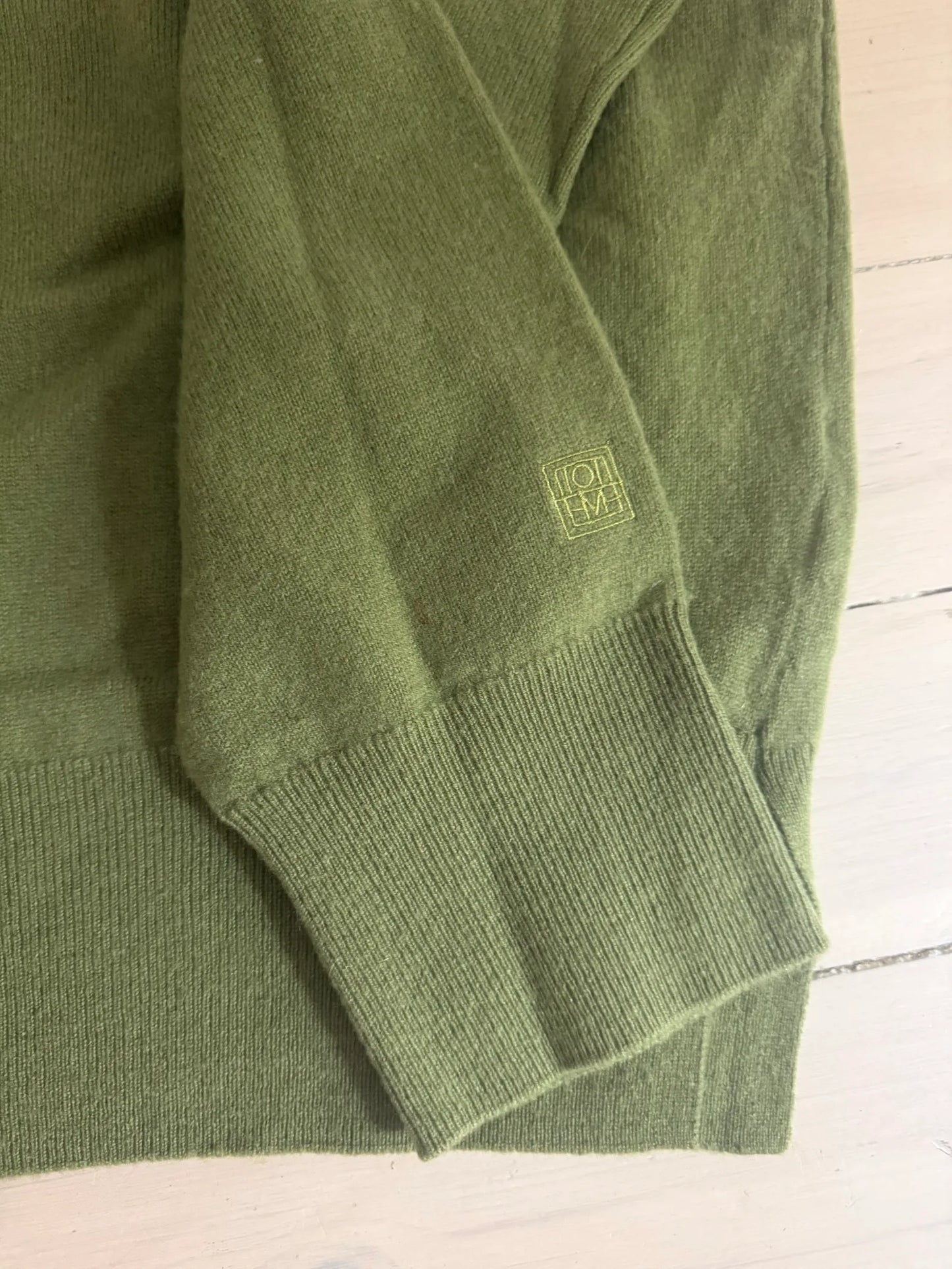 Toteme Crew Cashmere Knit Sweater
