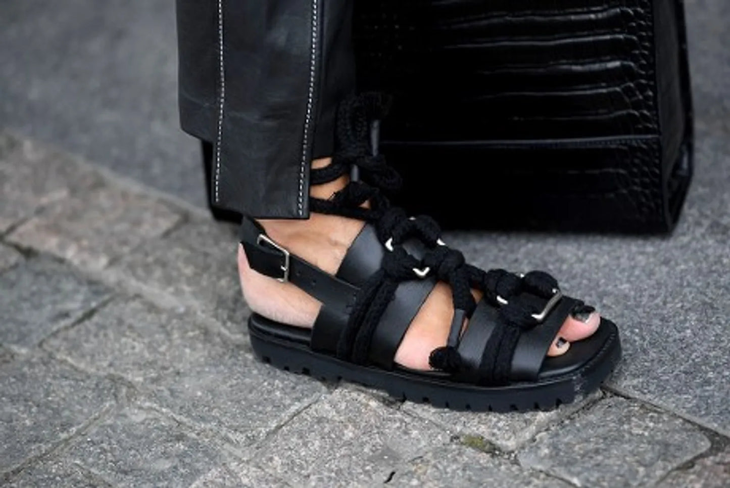 Rodebjer Tia-skinnsandaler